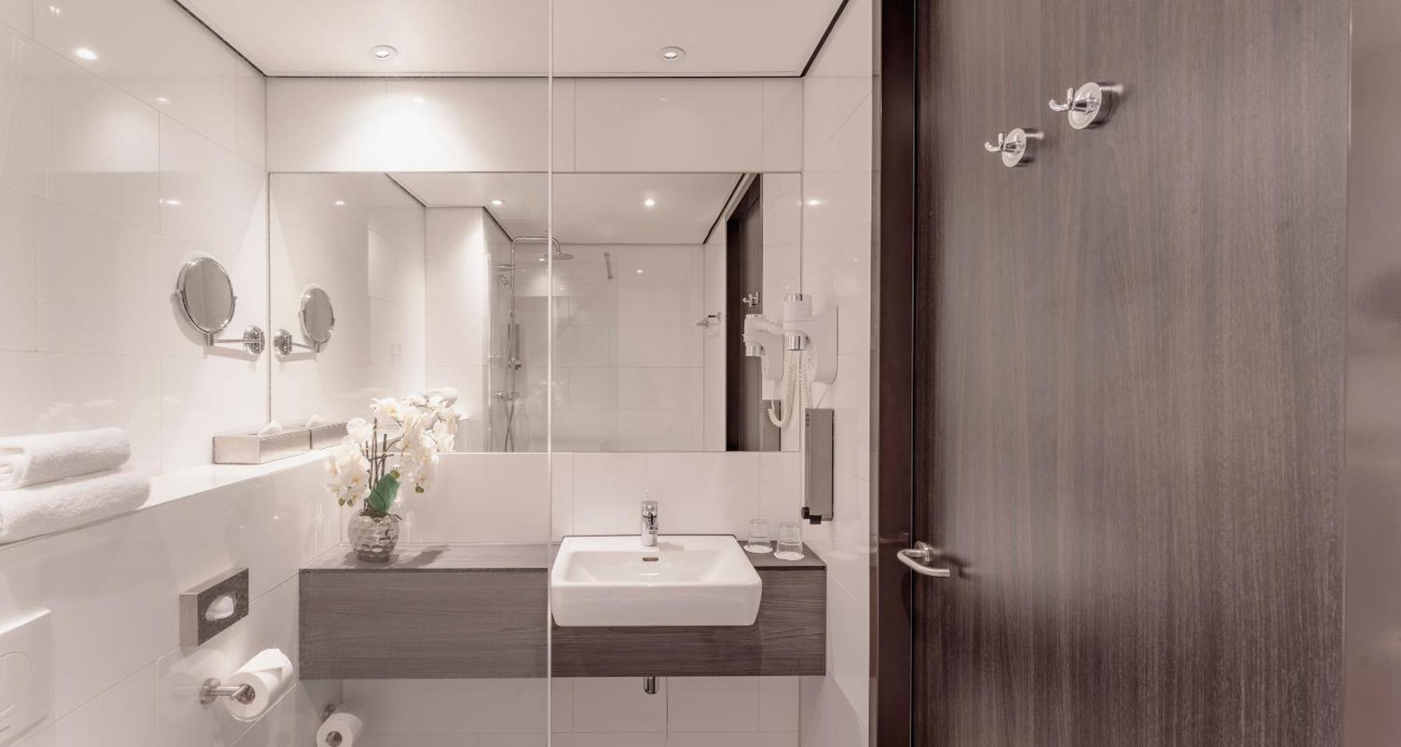 Superior Twin Room Kitchenette