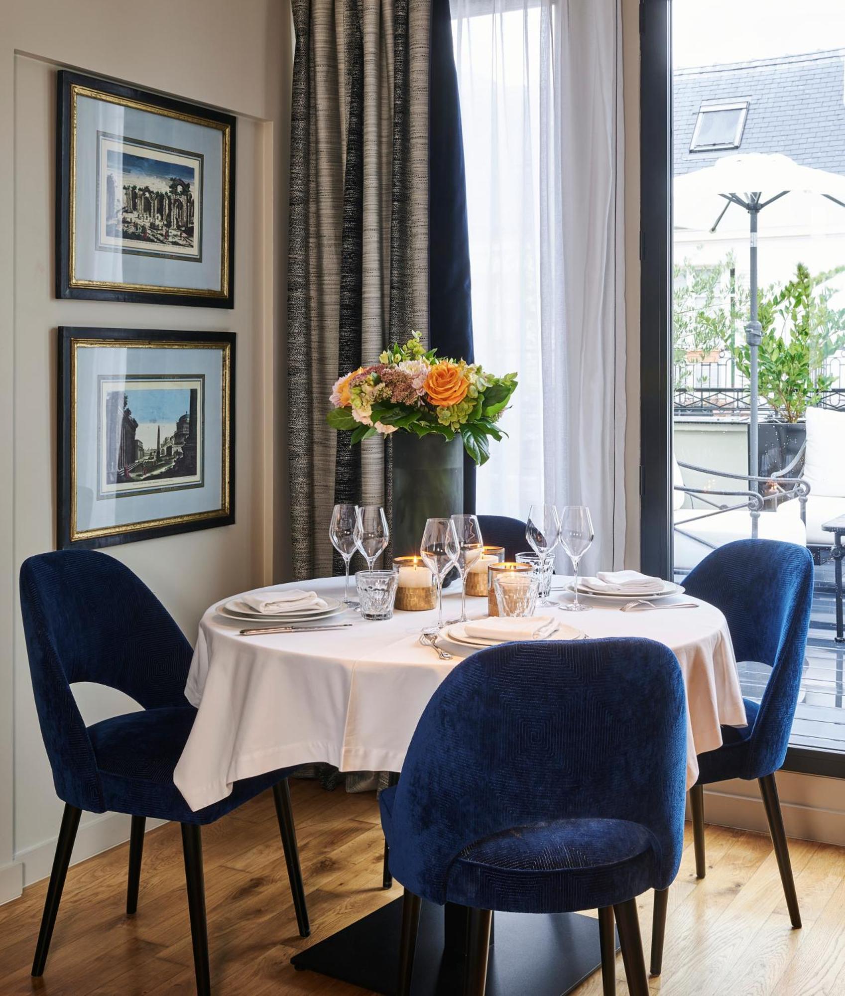Jules Verne Apartment Terrace