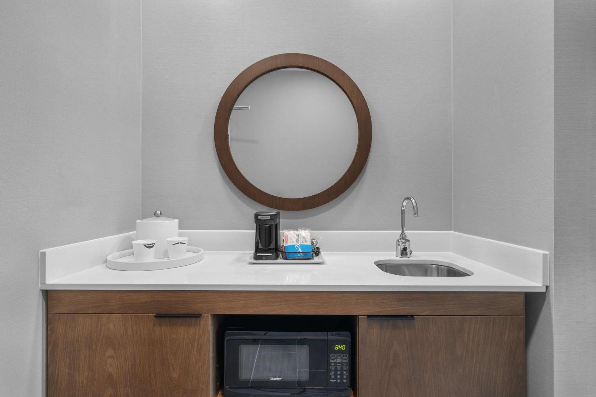 King Studio Suite