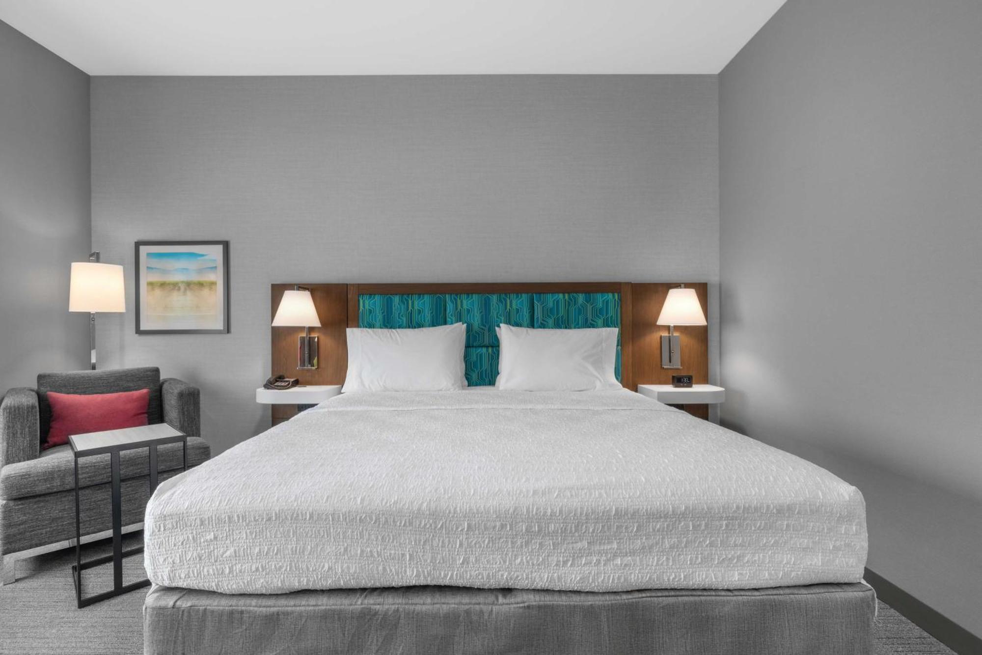 King Room with Microwave and Fridge