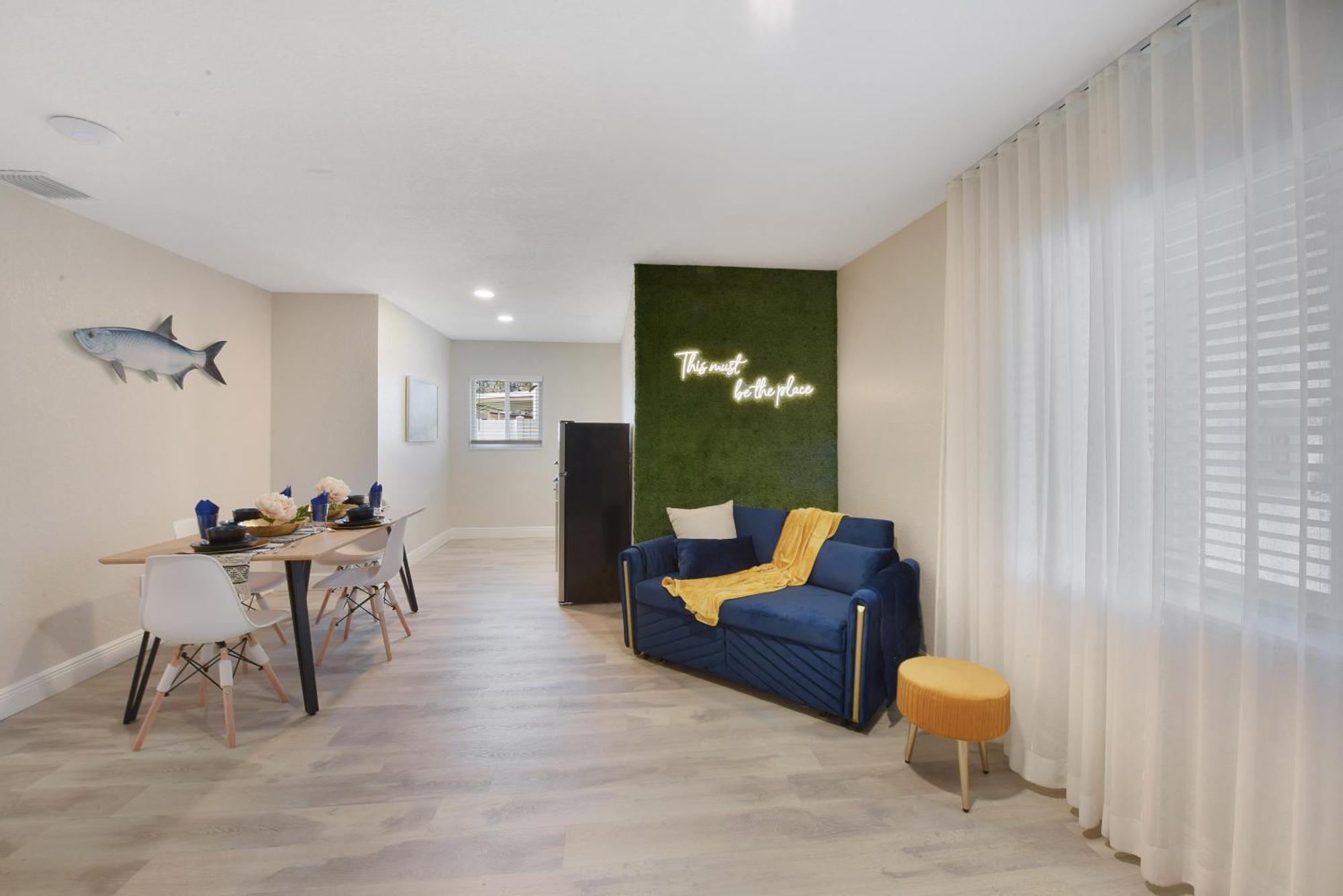 Deluxe Apartment