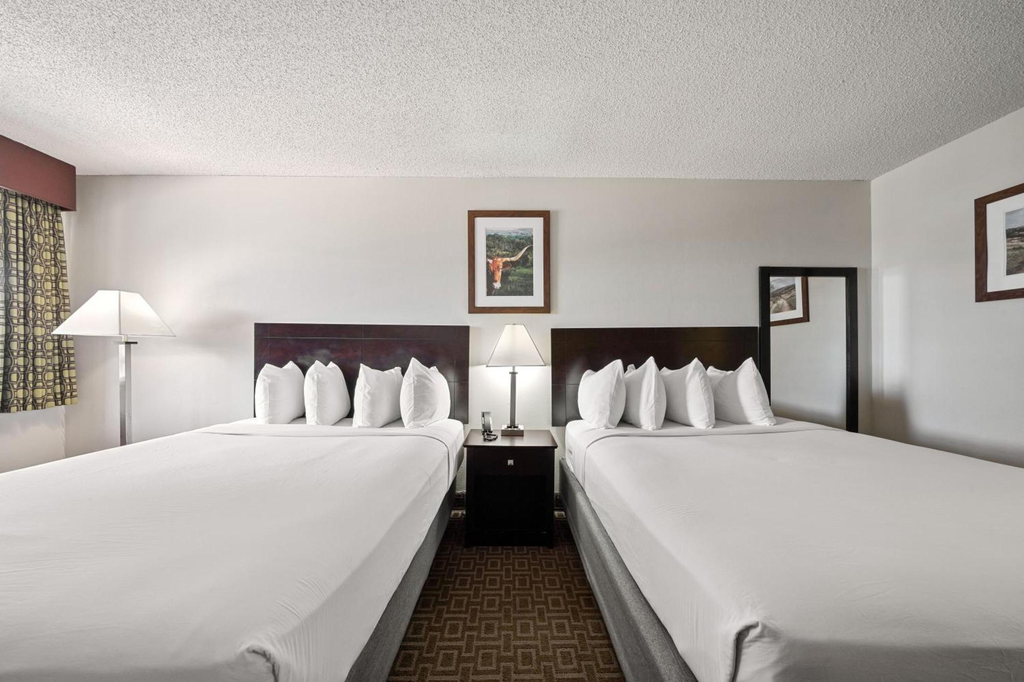 Queen Room Two Queen Beds Bath Tub Mobility Accessible or Non-Smoking