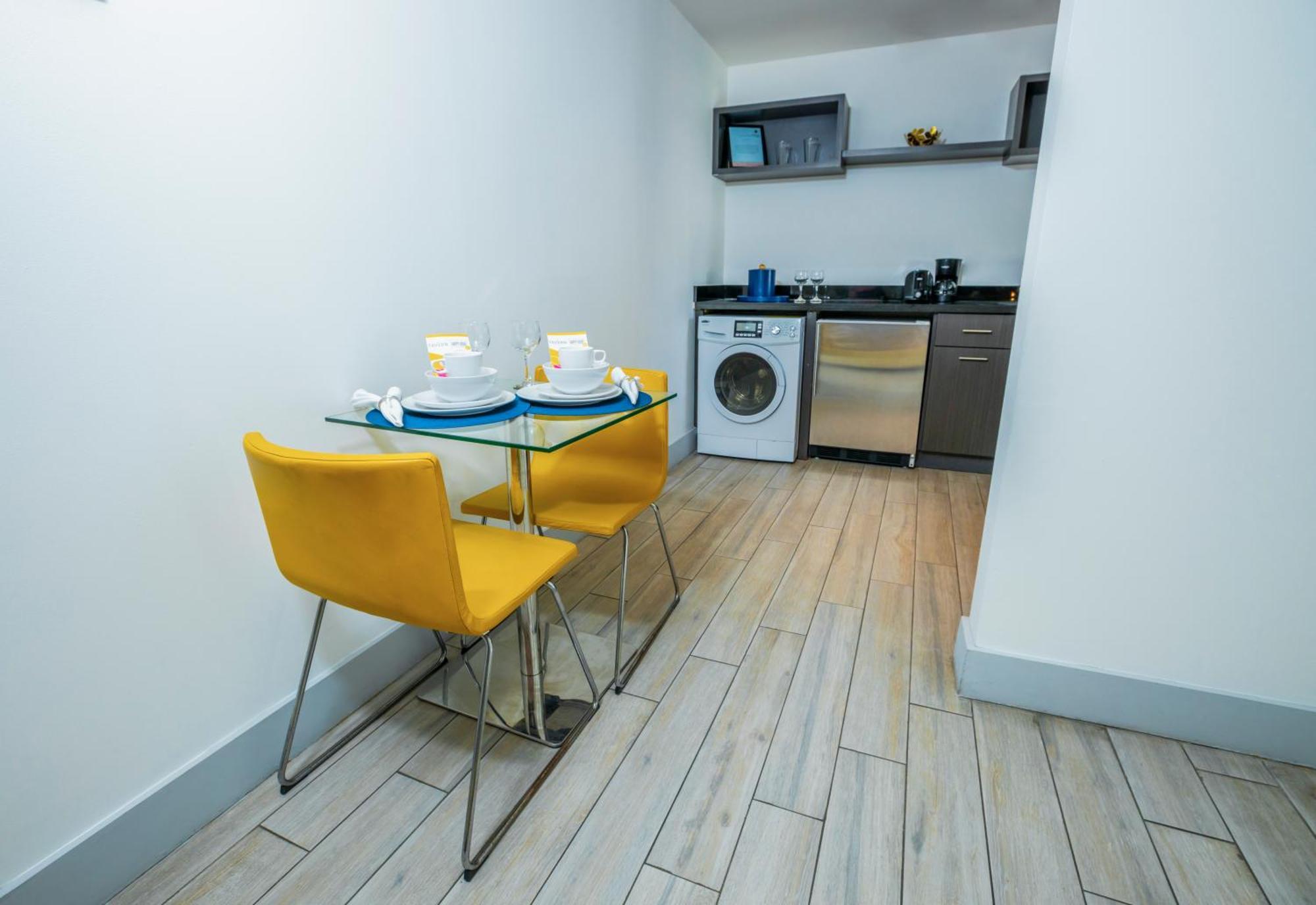 Studio Queen