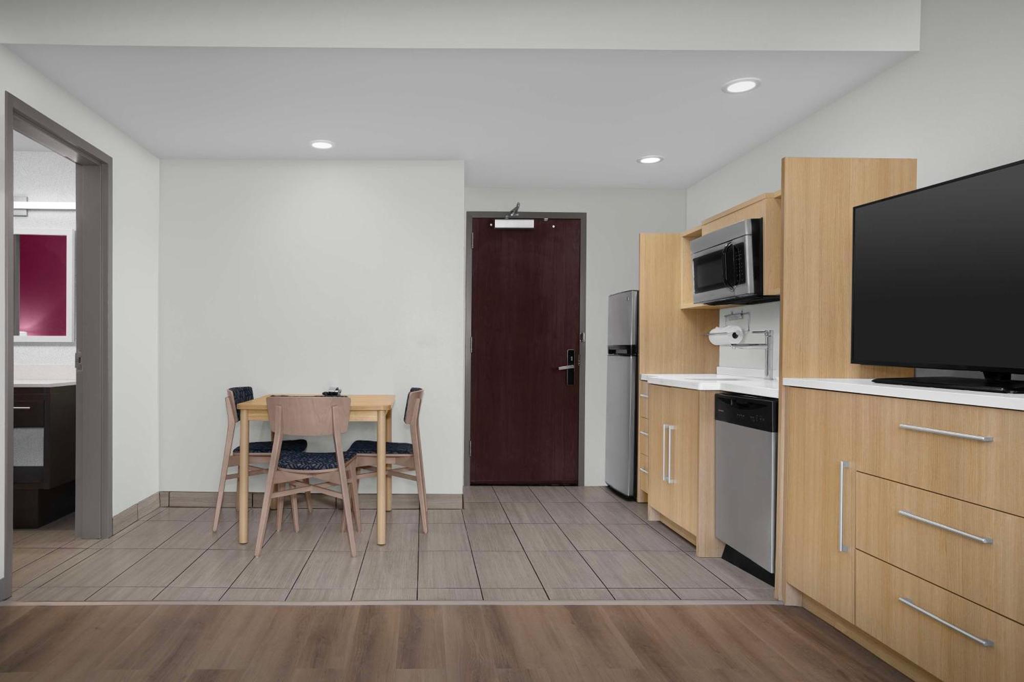 One-Bedroom King Suite Non-Smoking