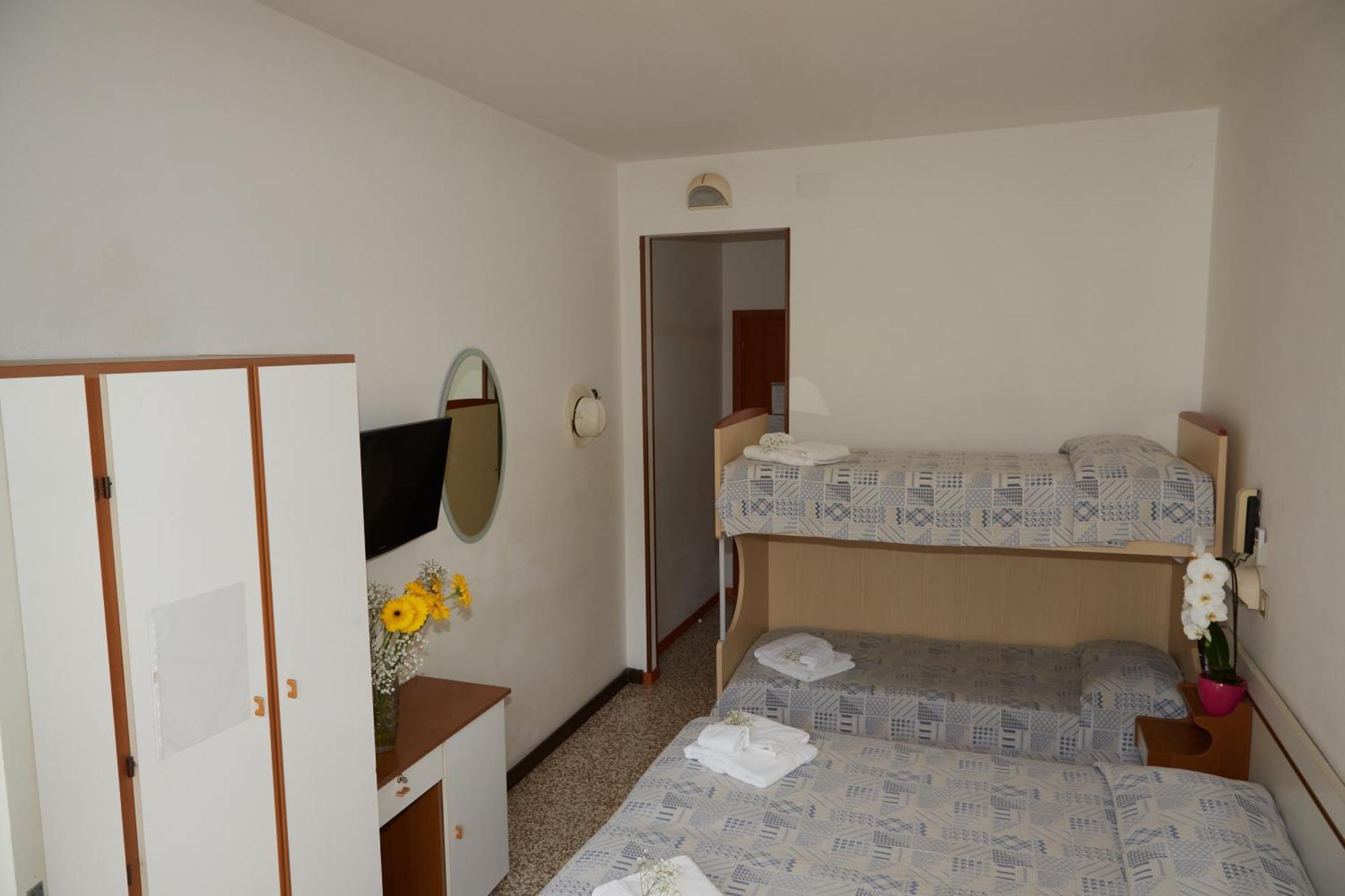 Quadruple Room Sea View