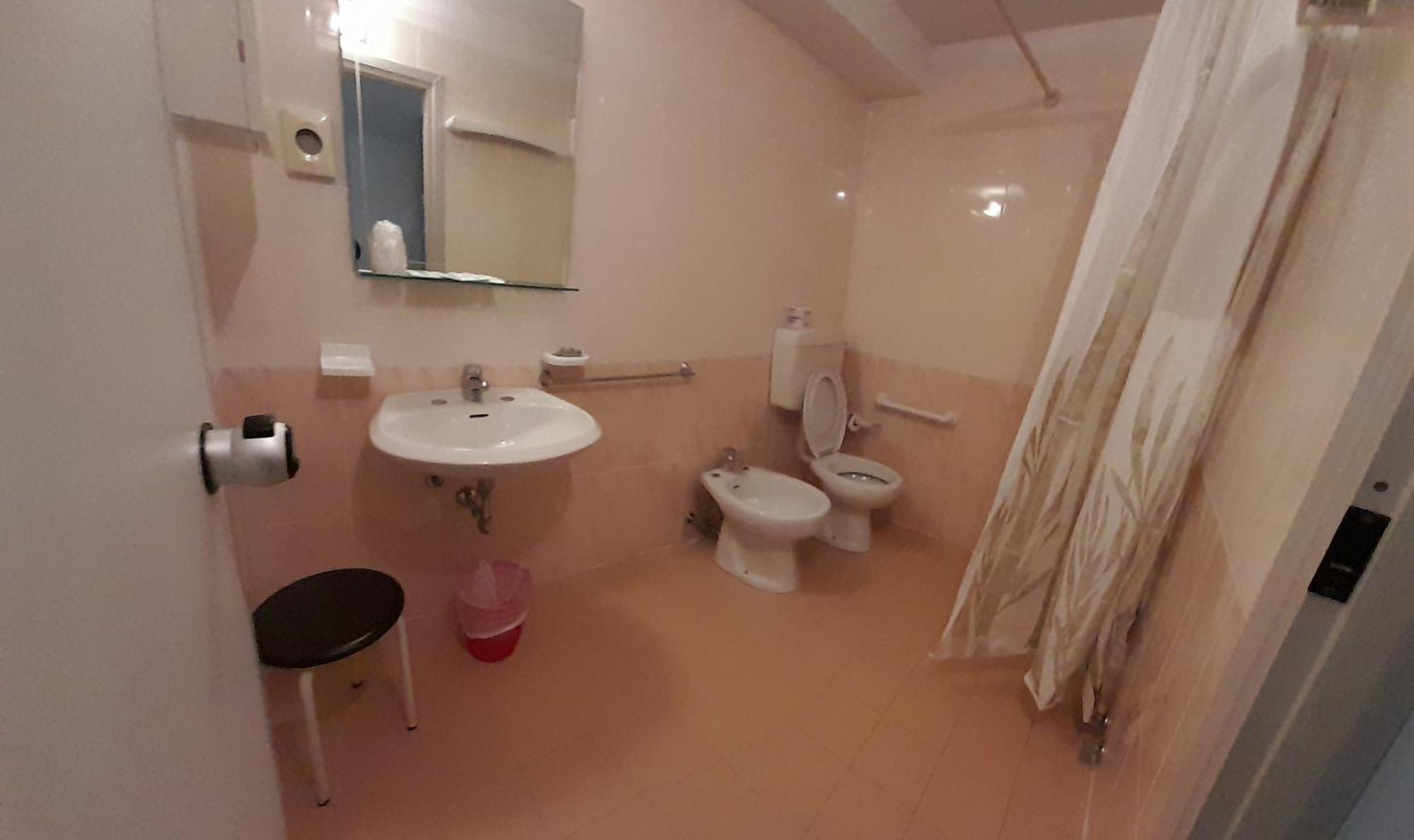 Double or Twin Room Disability Access
