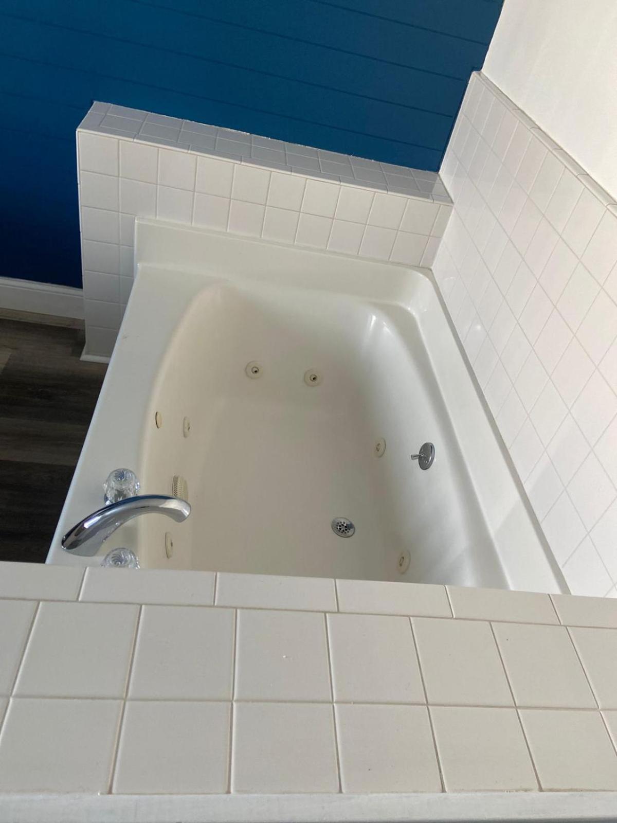 Suite Hot Tub