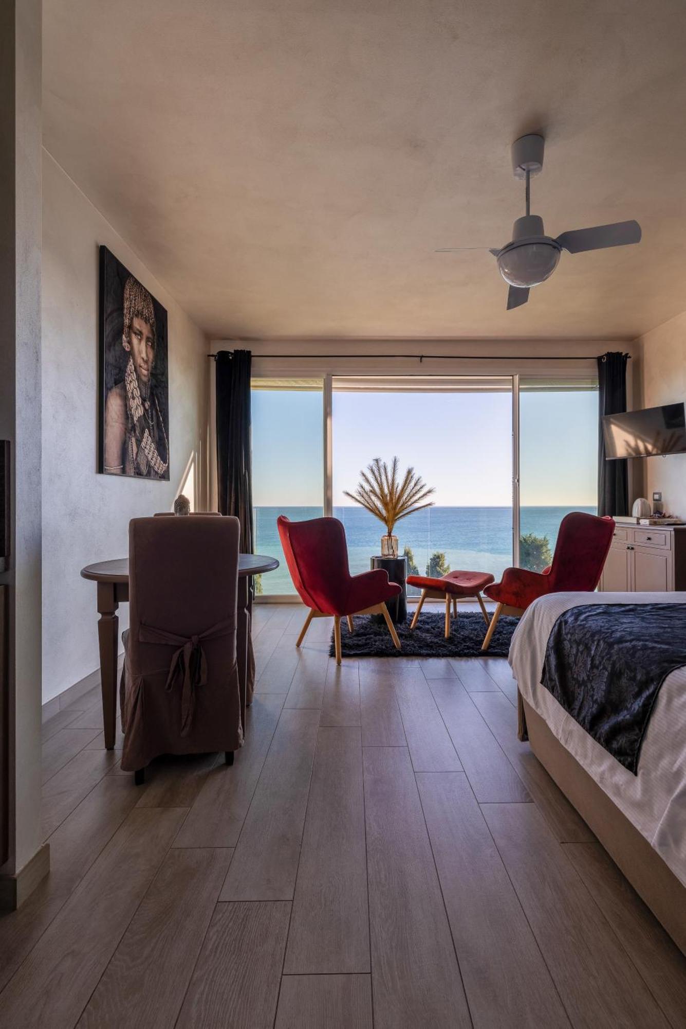 Studio Sea View
