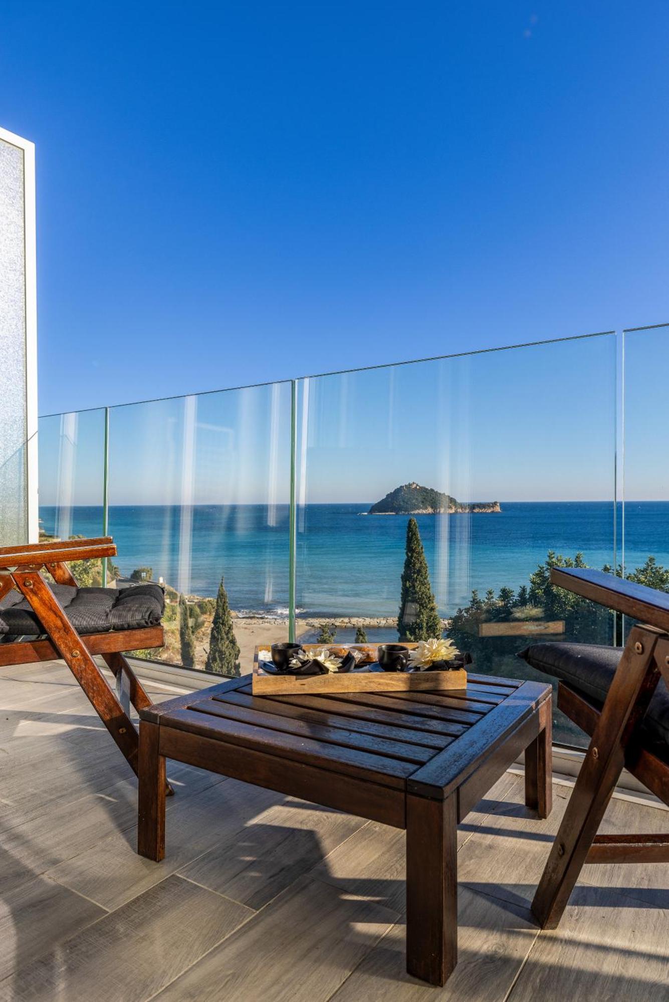 Studio Balcony Sea View