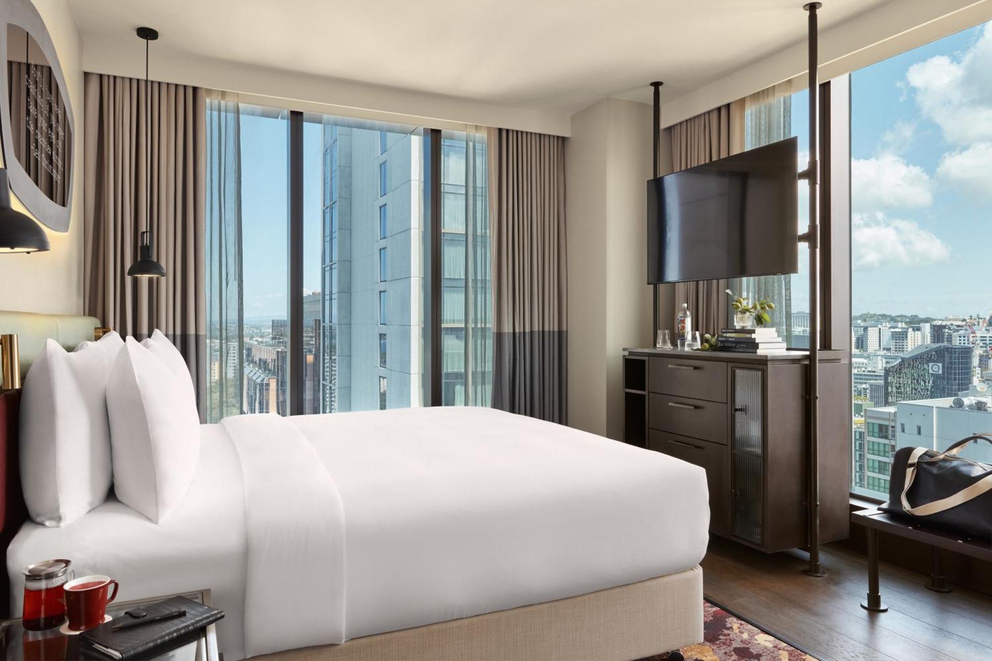 Standard Corner King Room Sky Tower View