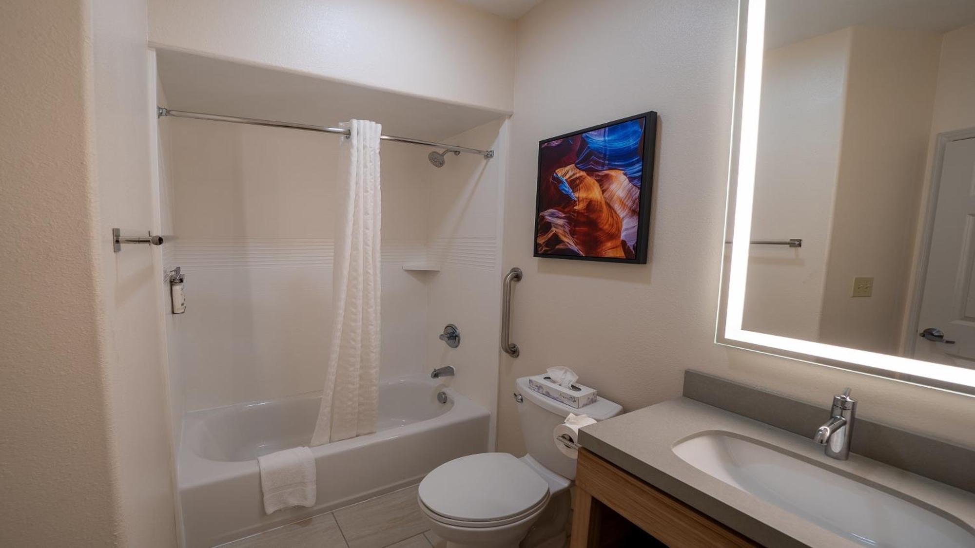 Studio Queen Suite