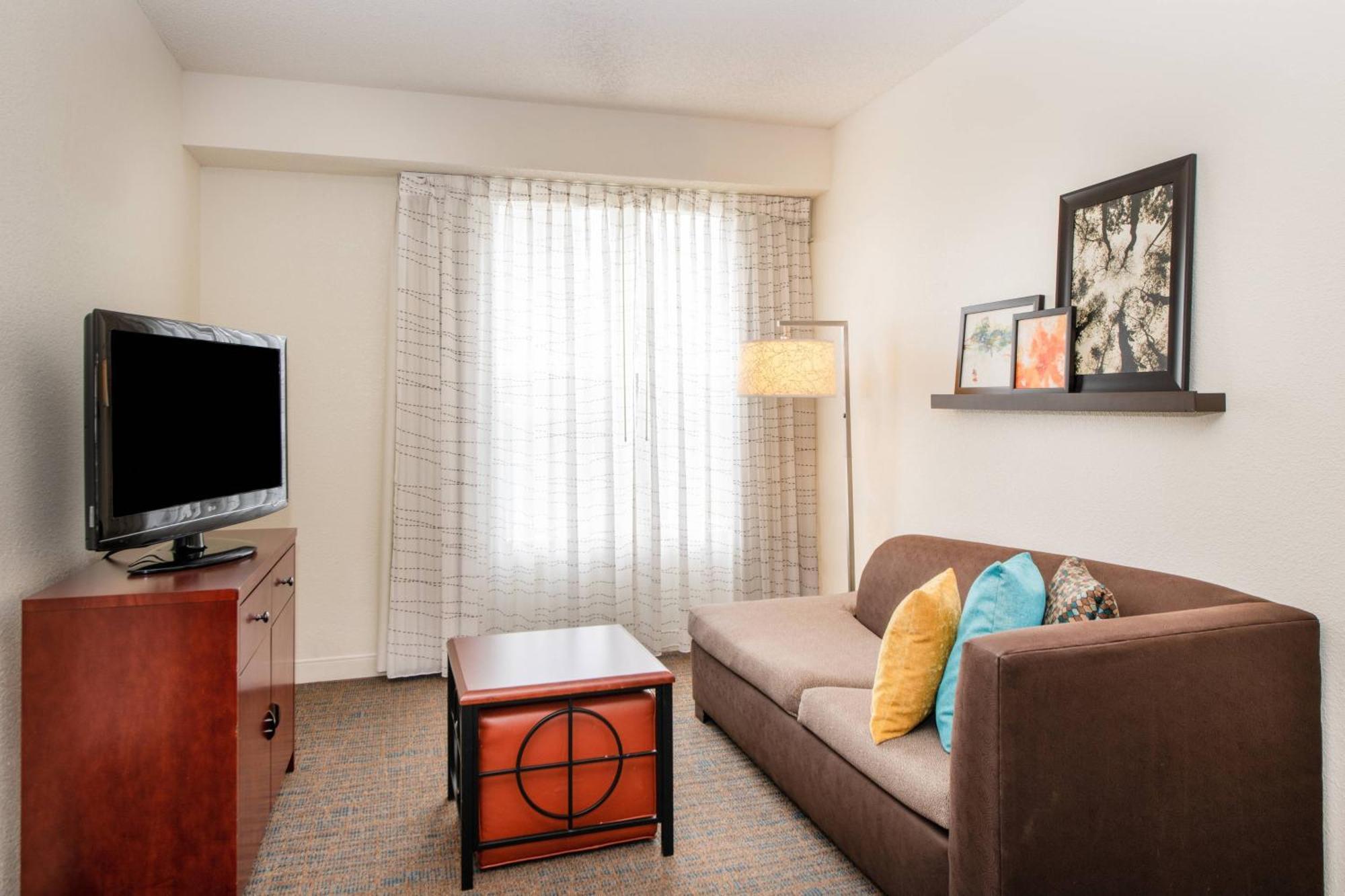 Two-Bedroom Queen Suite