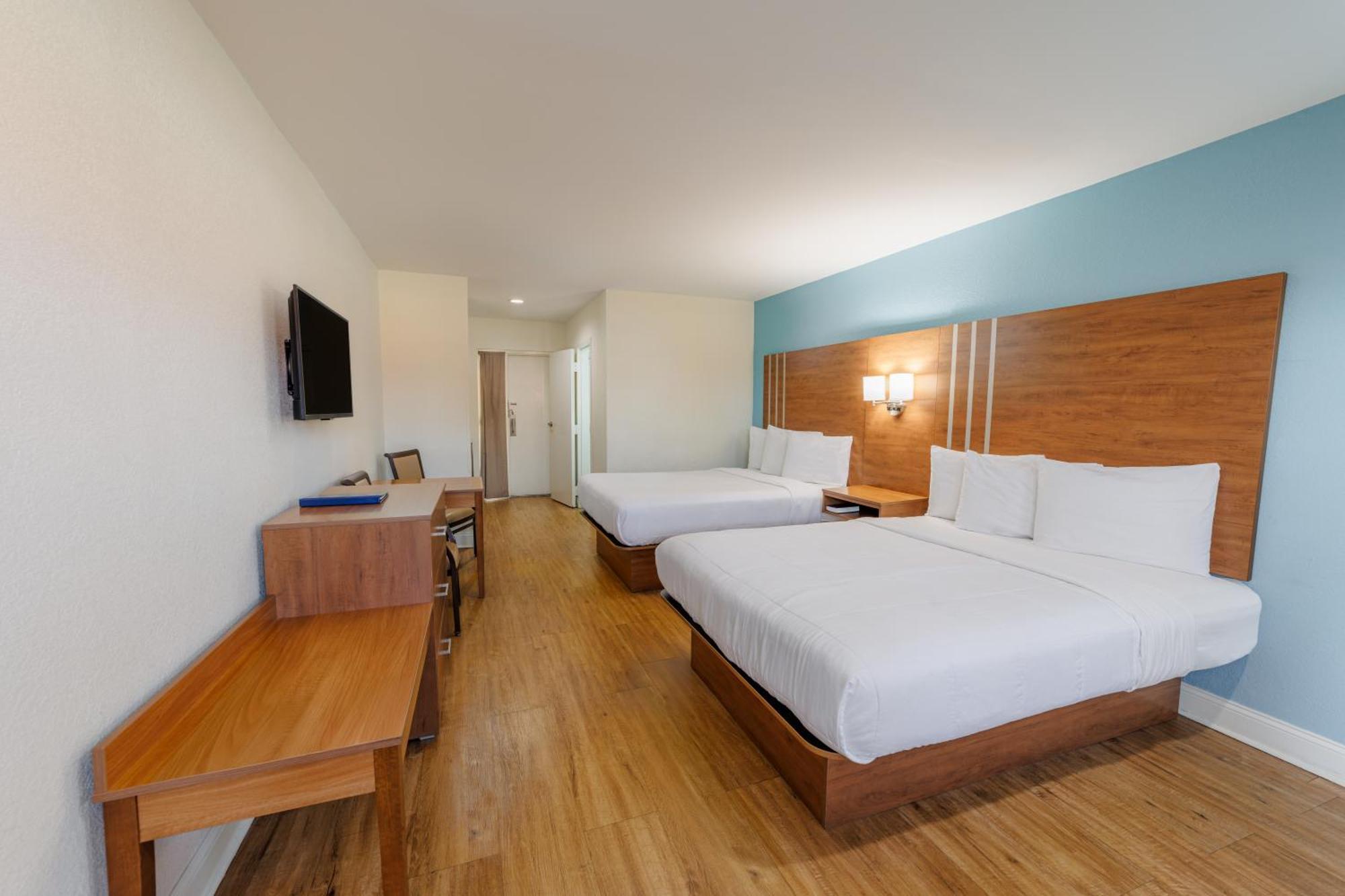 Queen Room Two Queen Beds