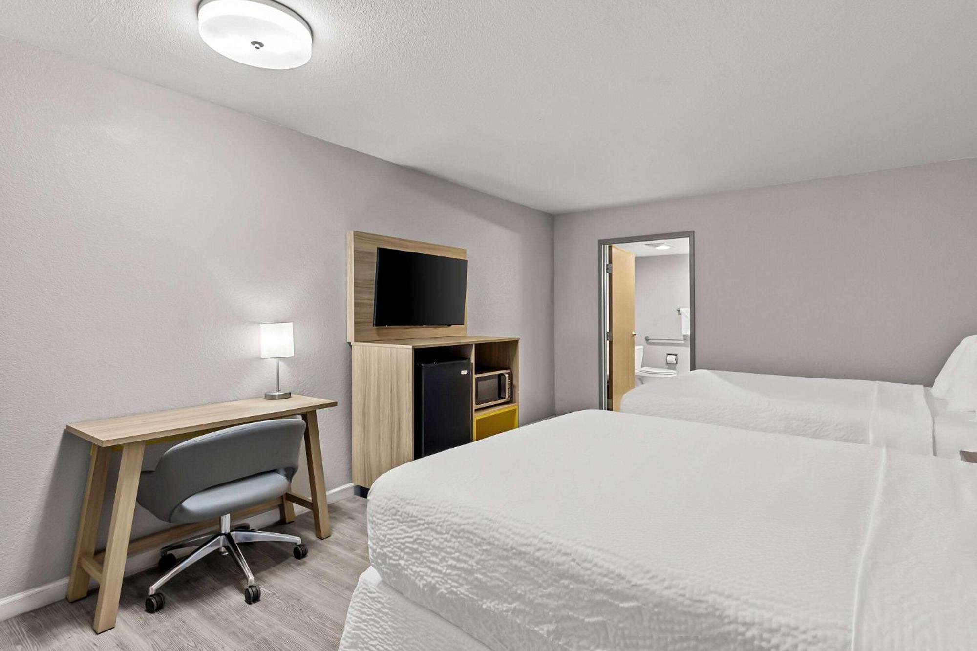 Queen Room Two Queen Beds Disability Access Non-Smoking