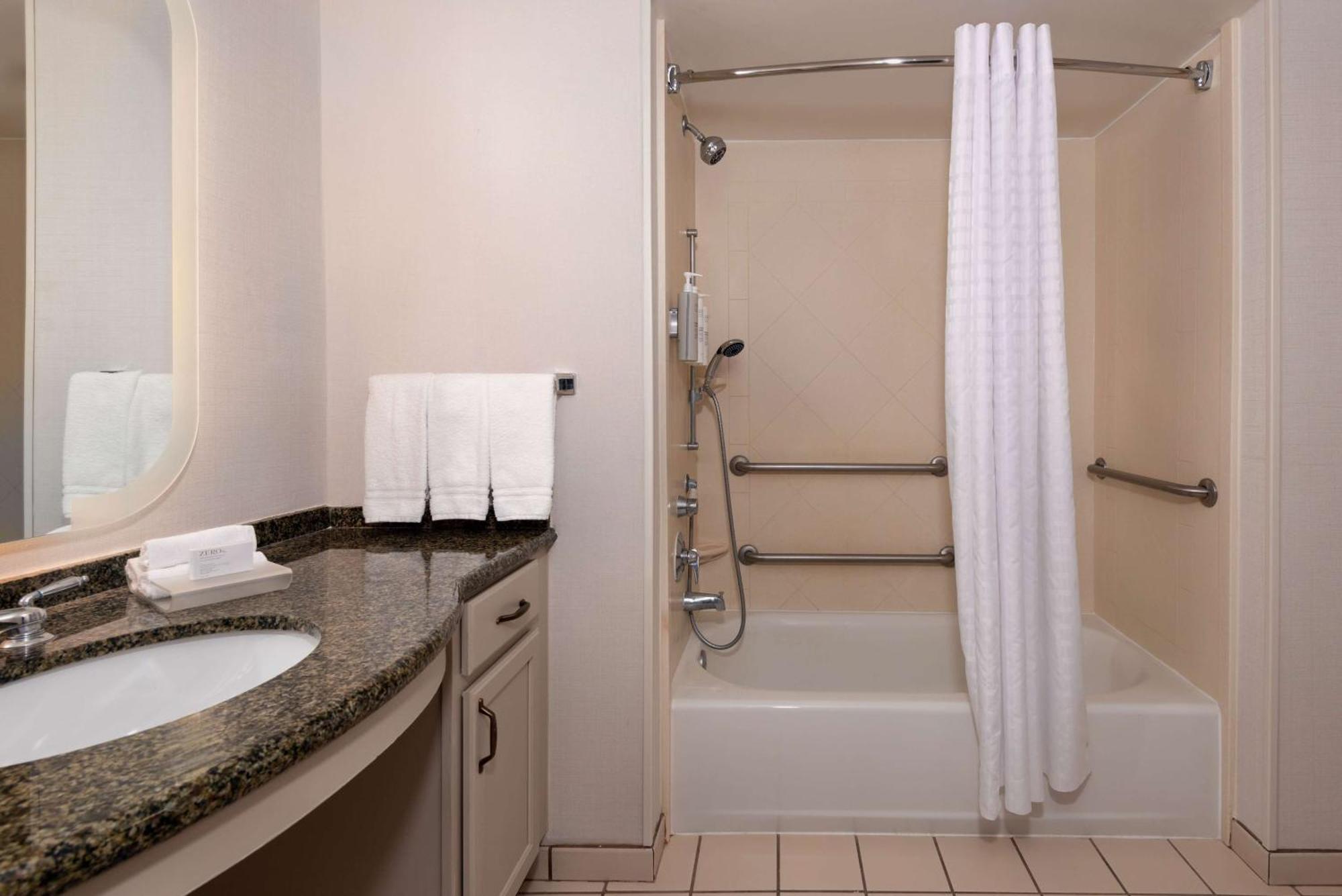 King Suite Mobility Access or Non-Smoking