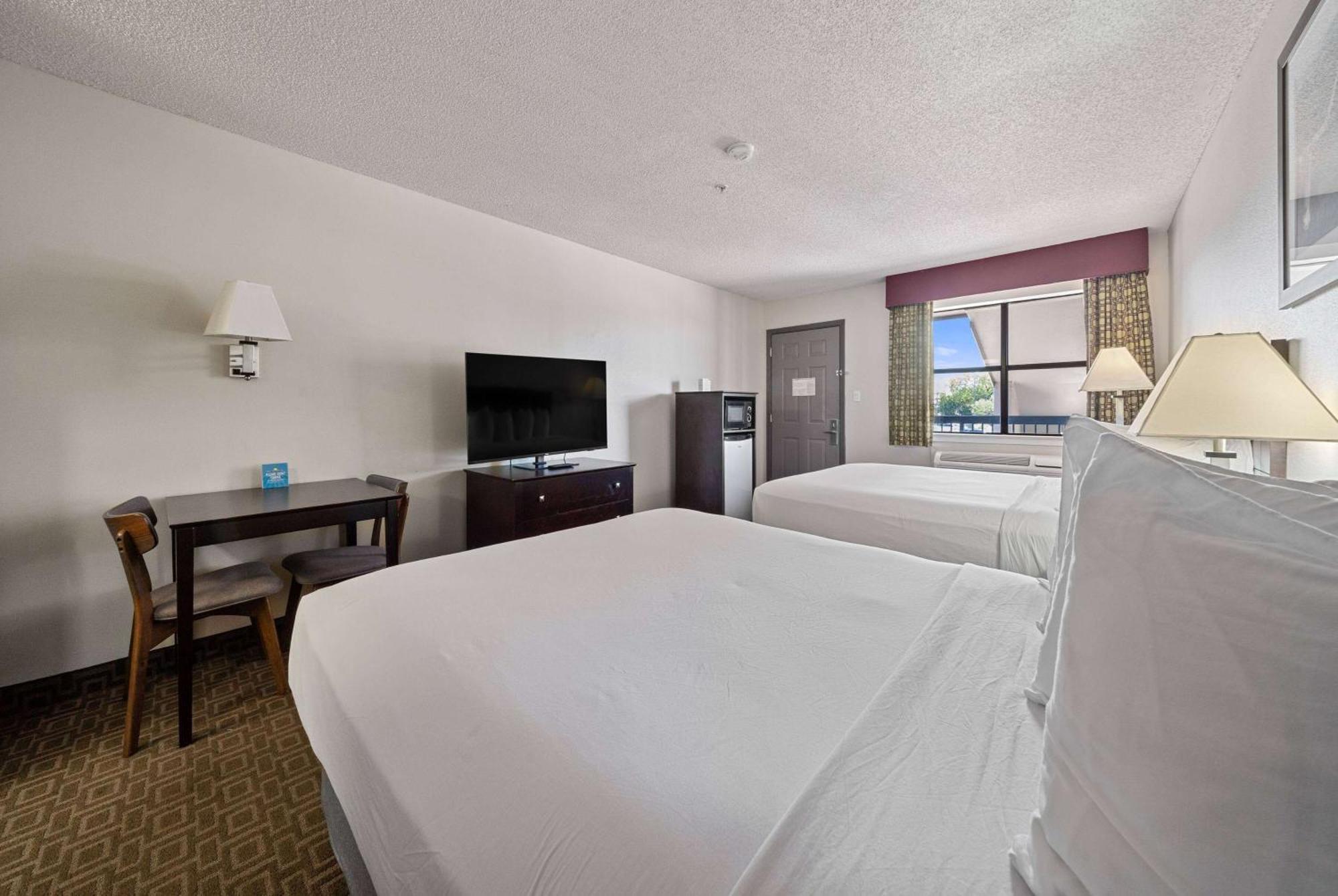 Queen Room Two Queen Beds Bath Tub Mobility Accessible or Non-Smoking
