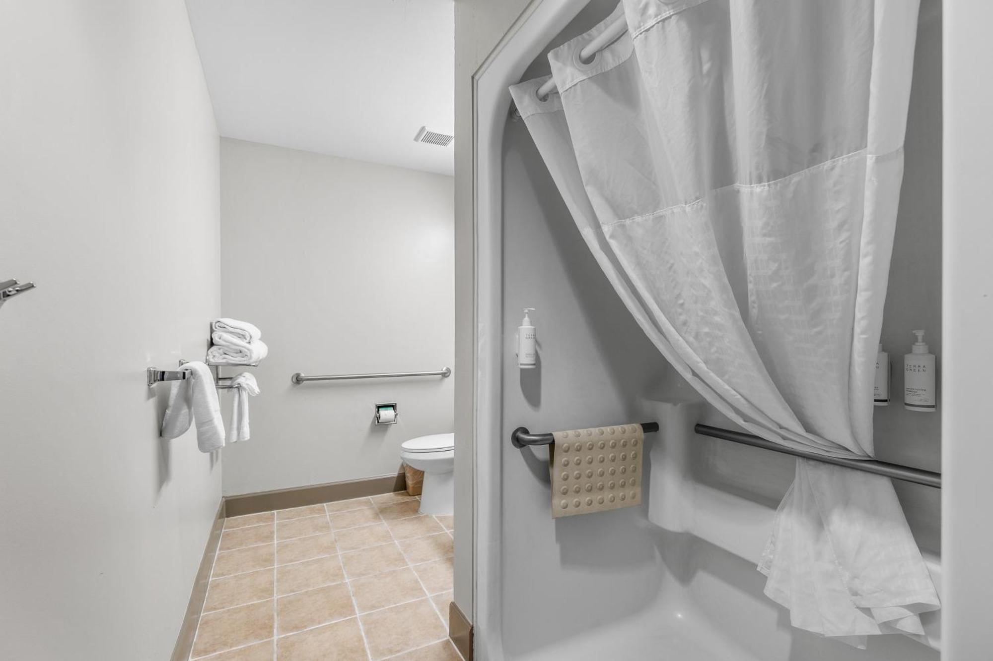 Queen Room Two Queen Beds Mobility Access or Non-Smoking