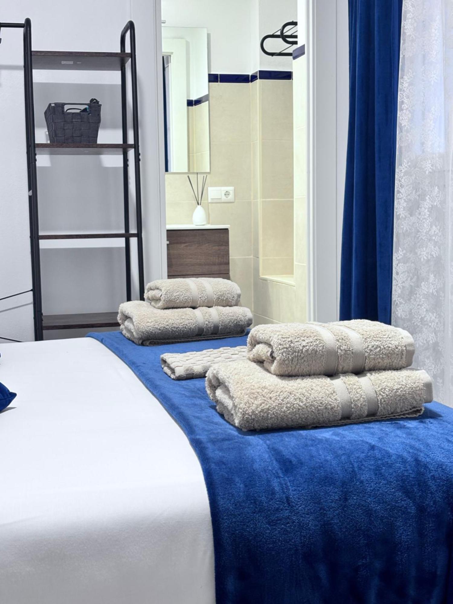 Double Room Private Bathroom