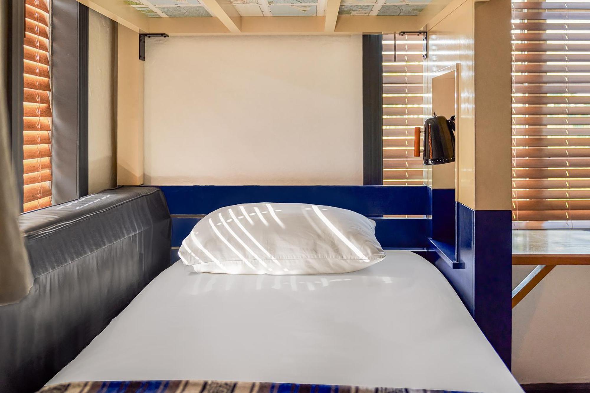 Cama em Dormitório Misto com 6 Camas