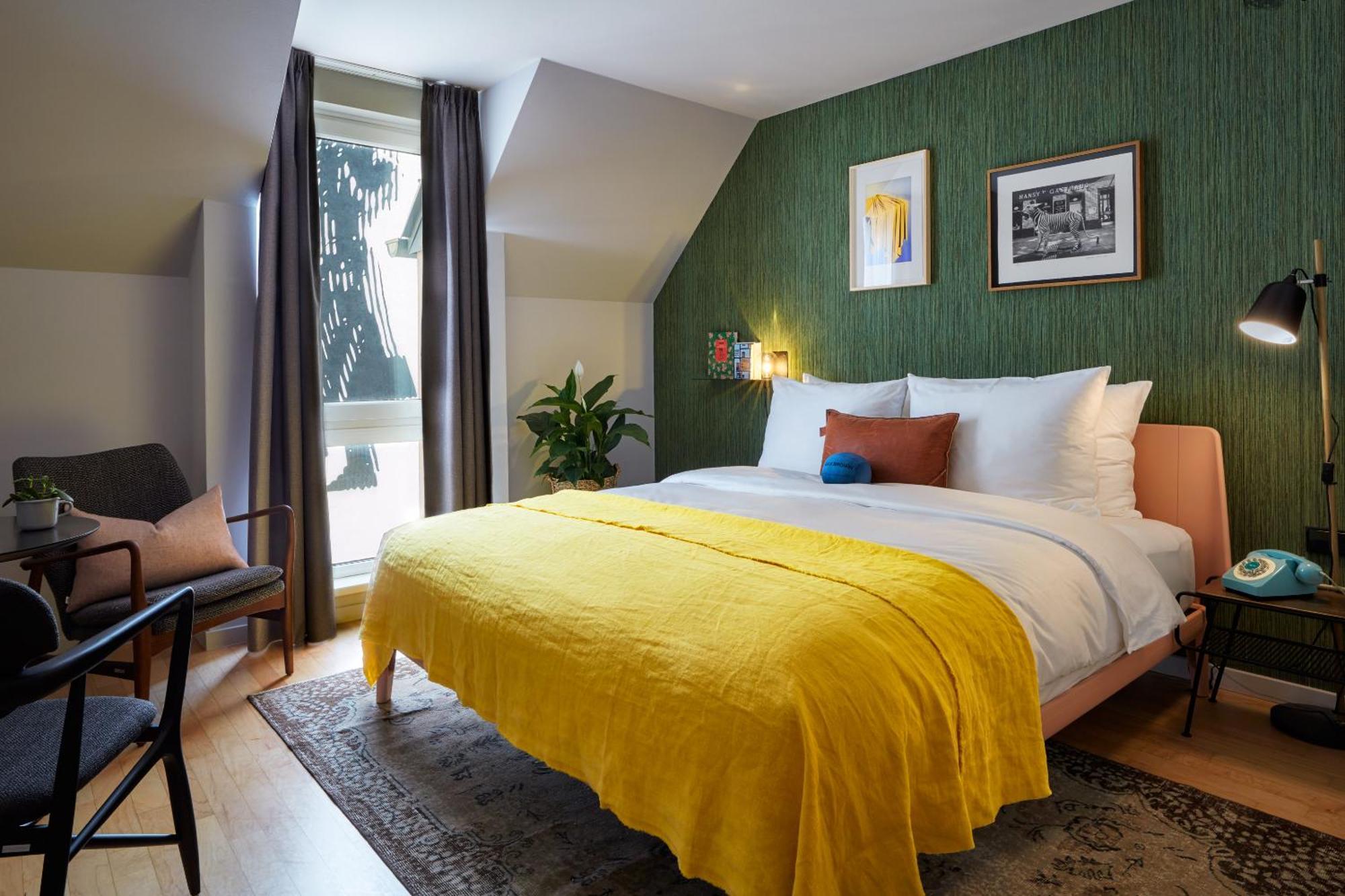 Medium Twin Room