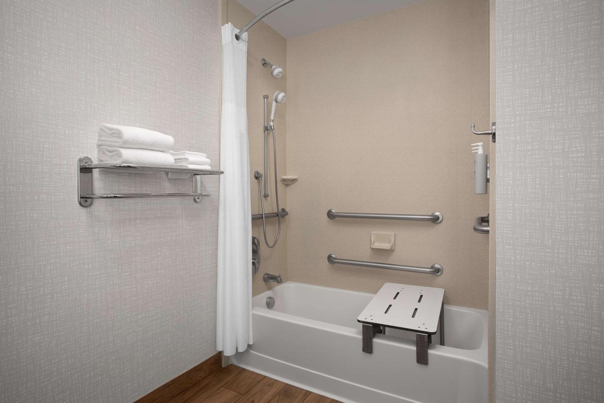 Queen Room with Two Queen Beds - Mobility and Hearing Access/Non-Smoking
