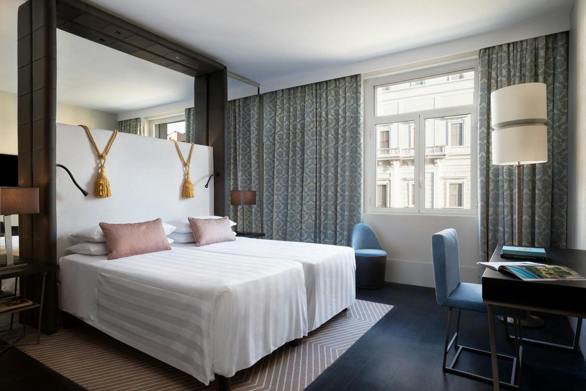 Deluxe King Room Urban View