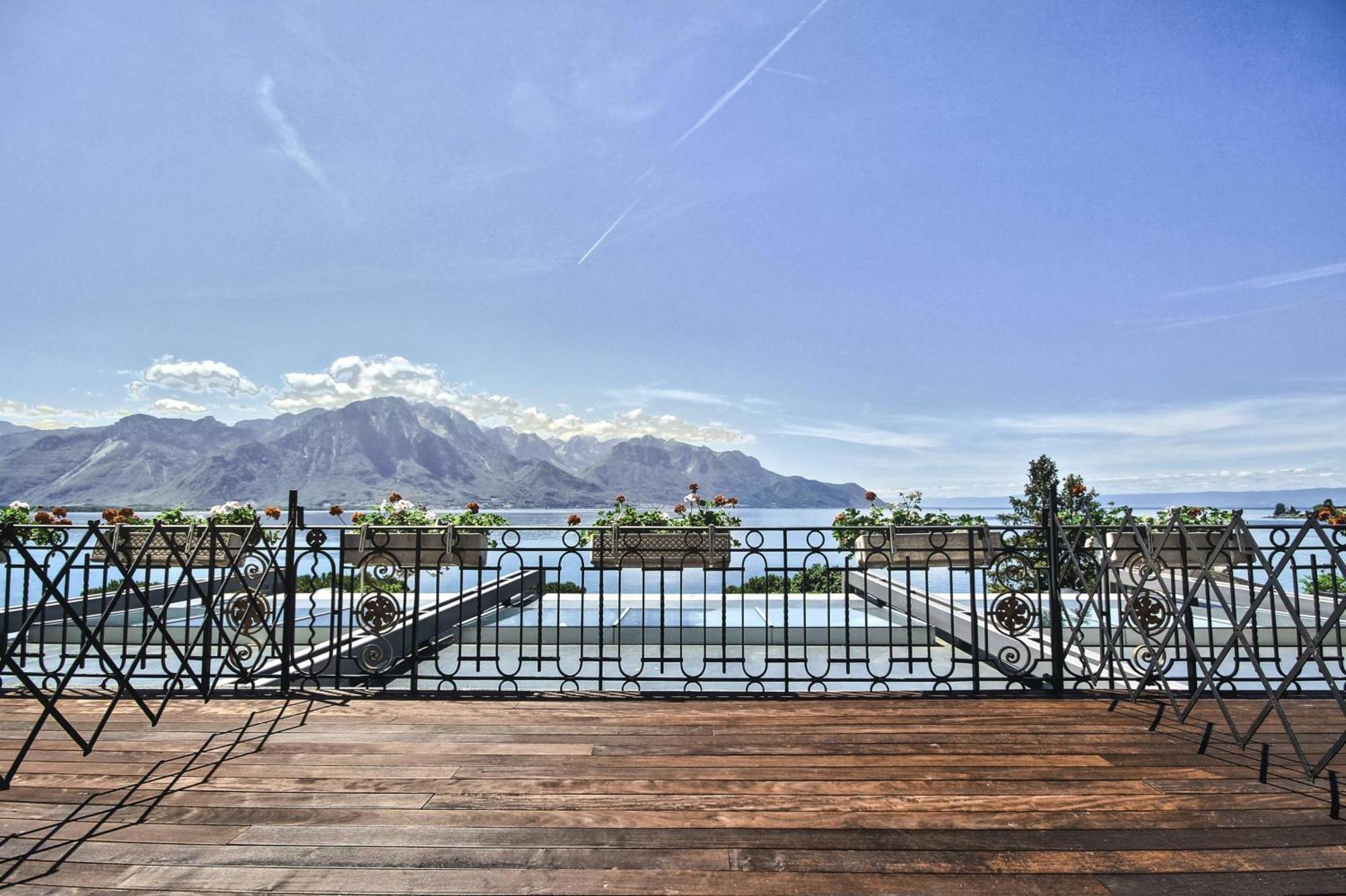Deluxe Twin Room Lake View Balcony