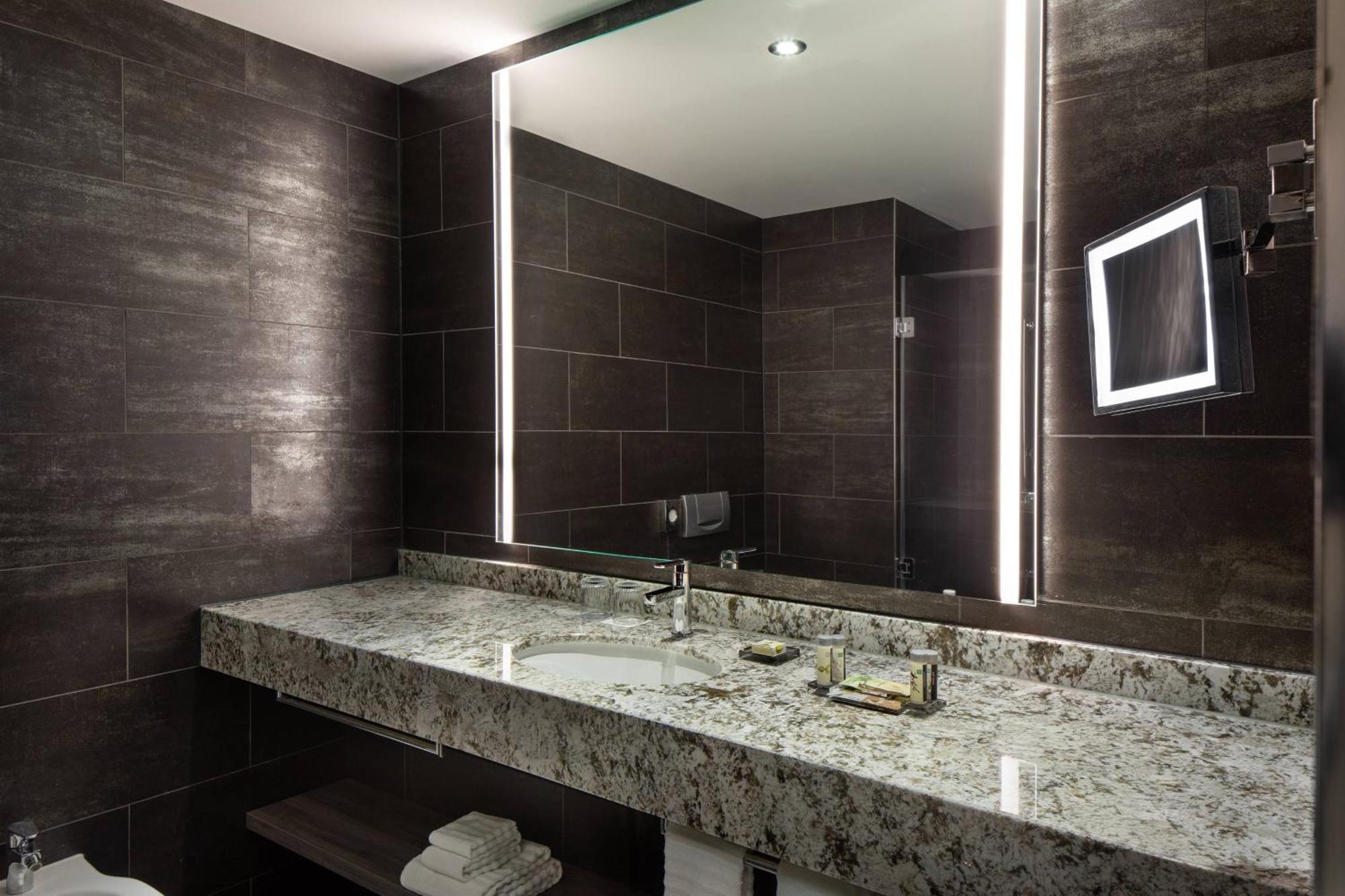 King Studio Suite