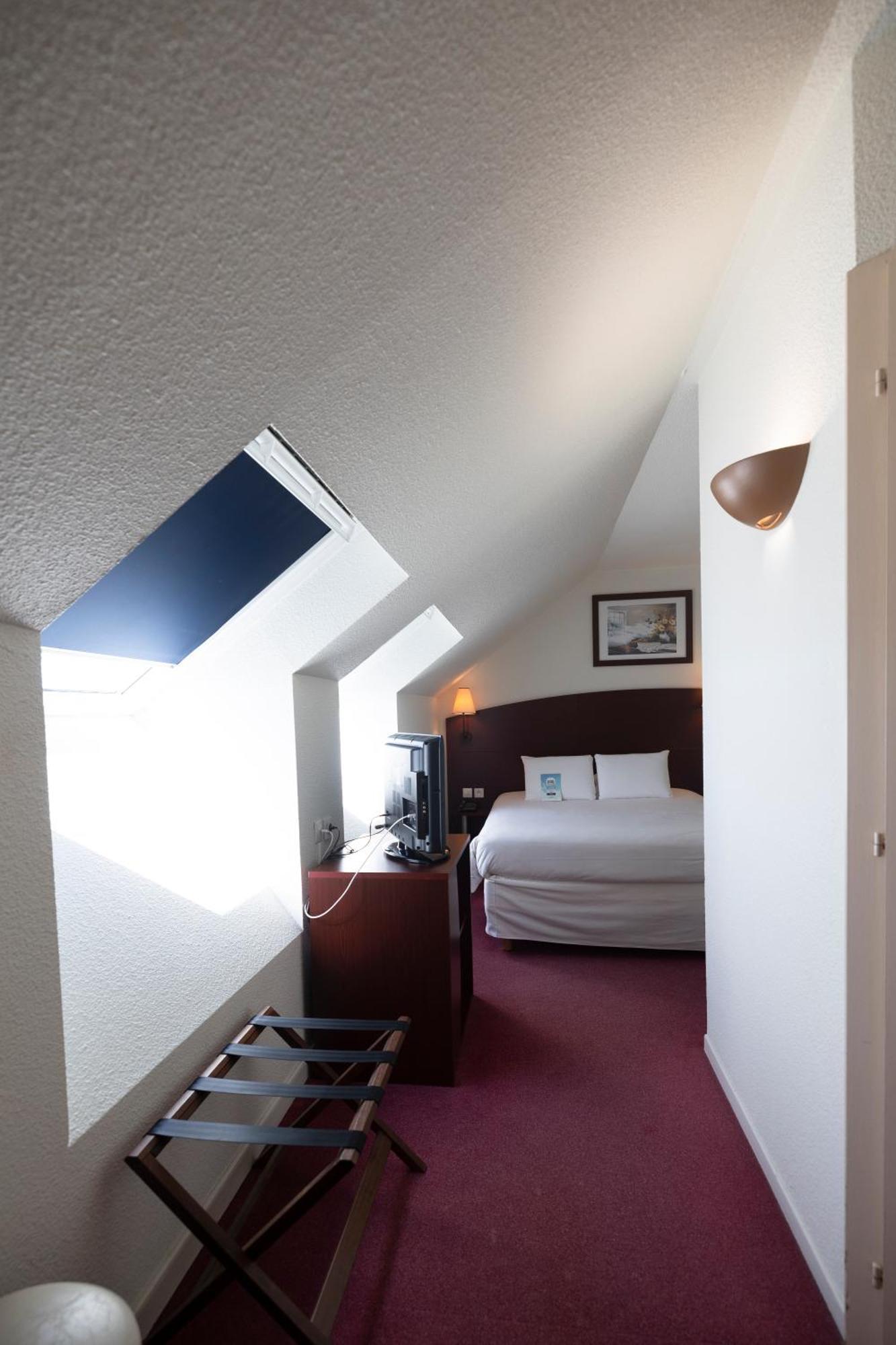 3 Single Beds