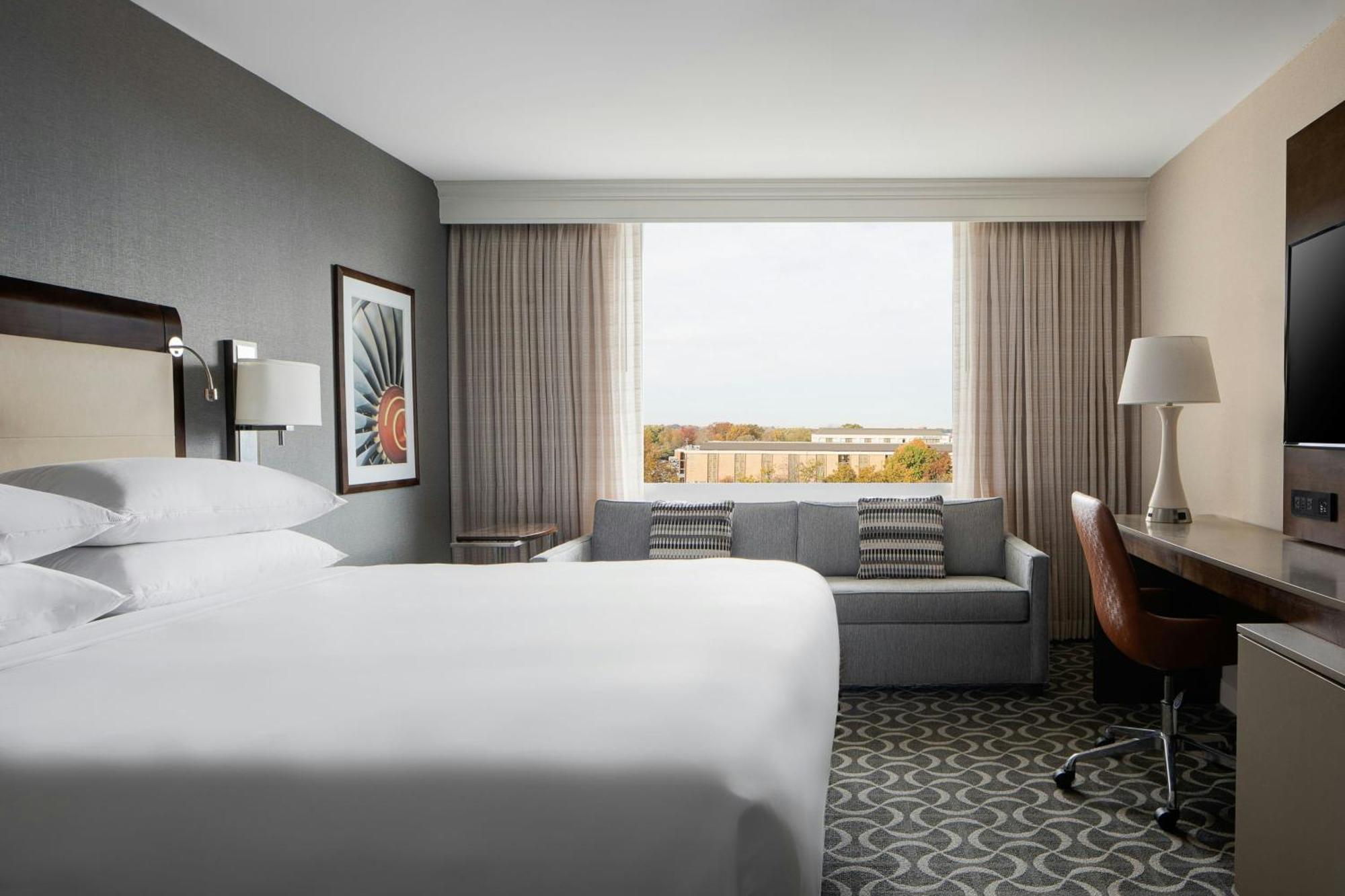 Executive Guest room 1 King East Tower