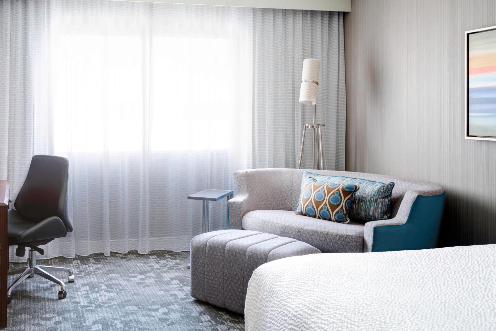 Executive King Room with Sofa Bed