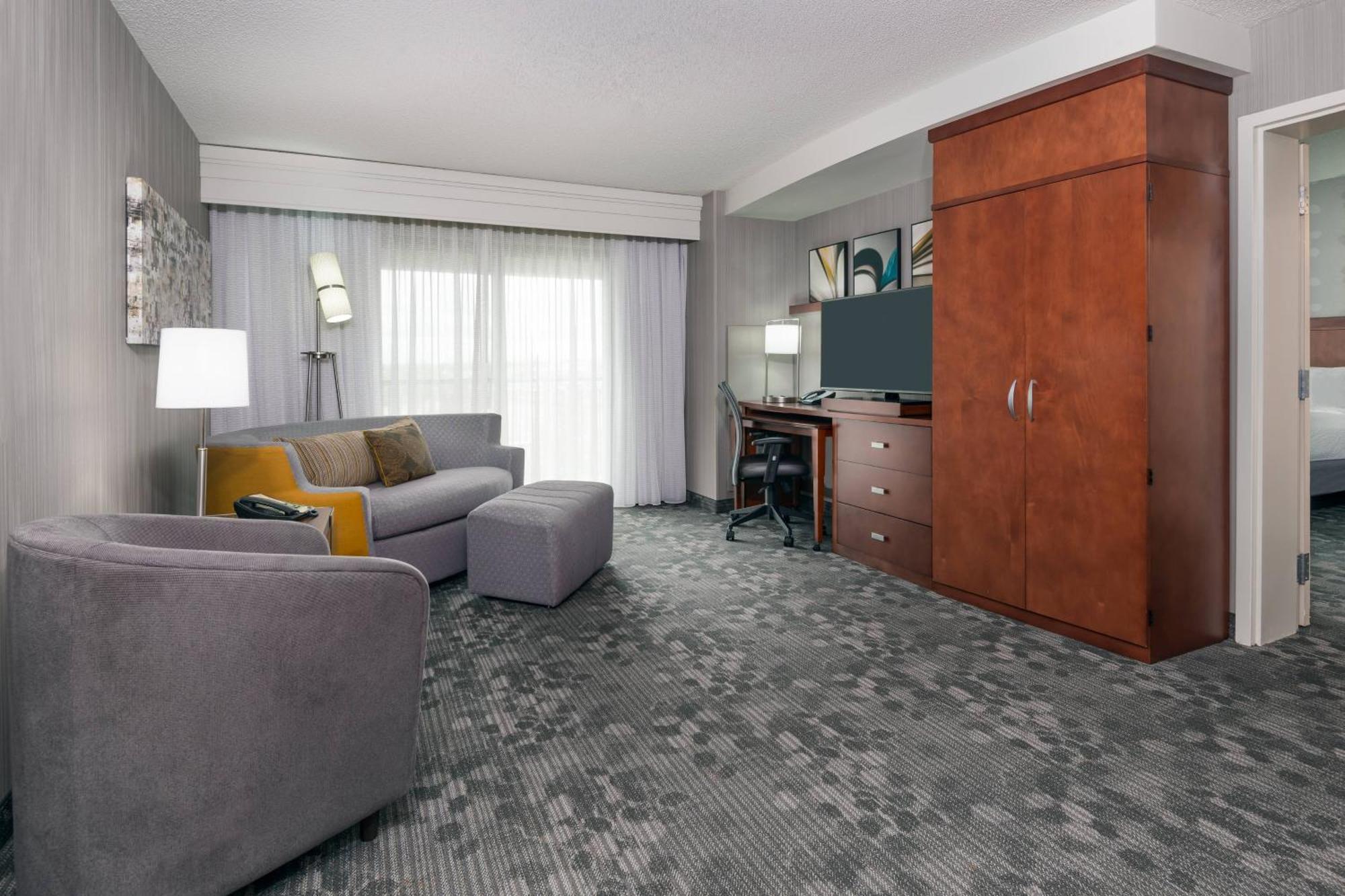 One-Bedroom King Suite