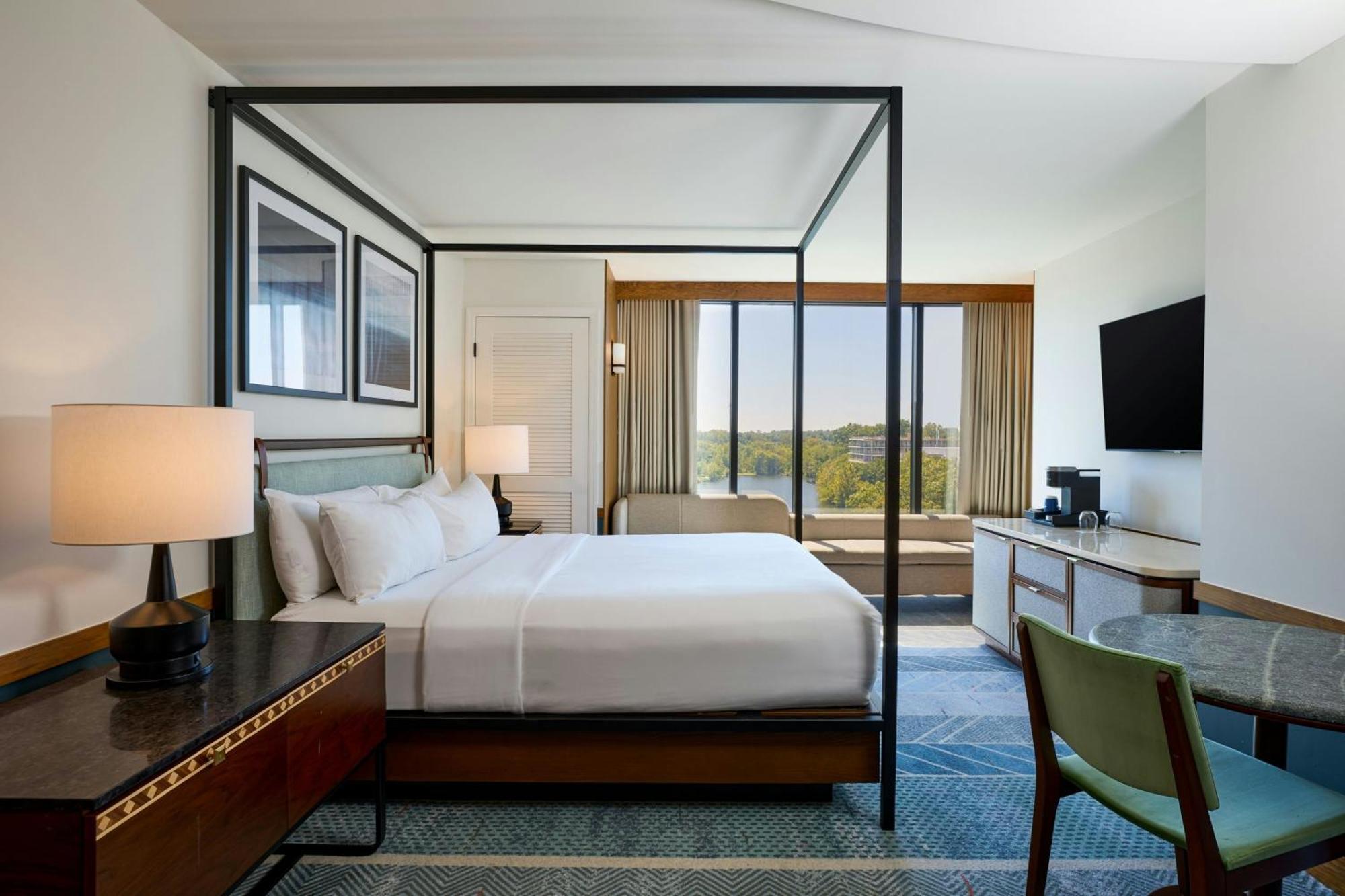 King Room Lake View