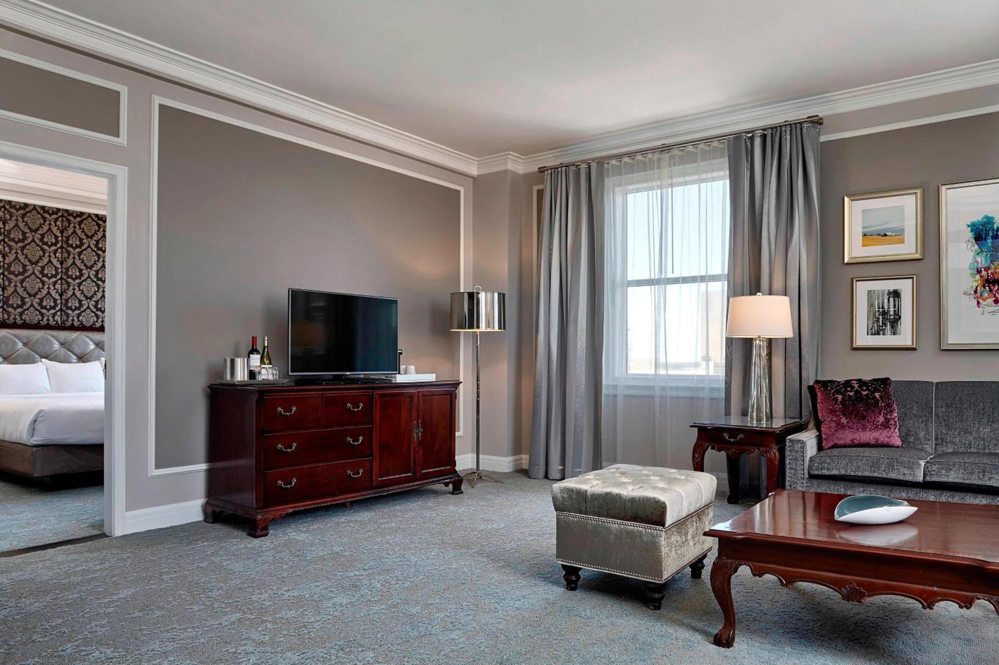Deluxe Suite