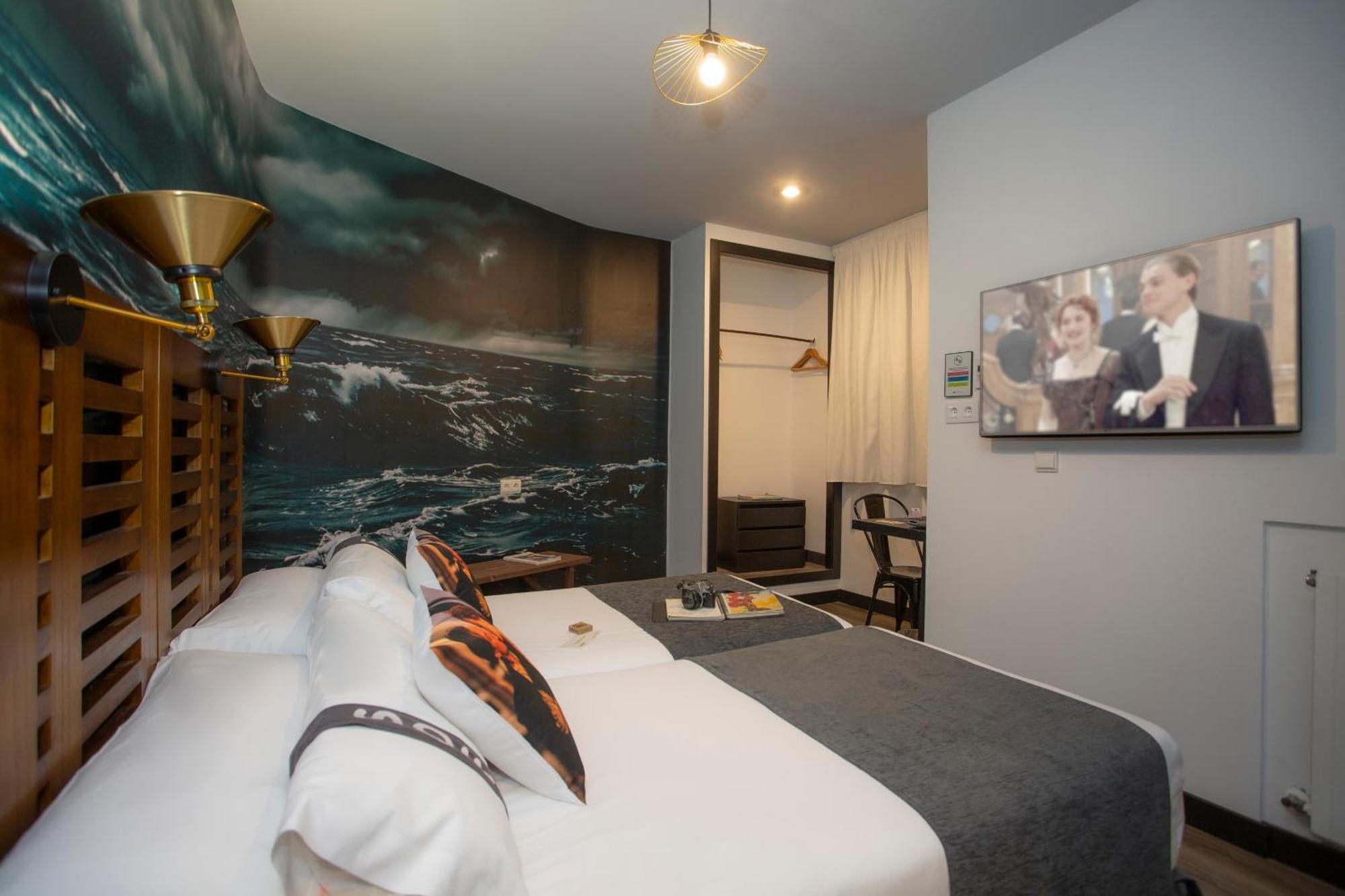 Interior Economy Twin Room