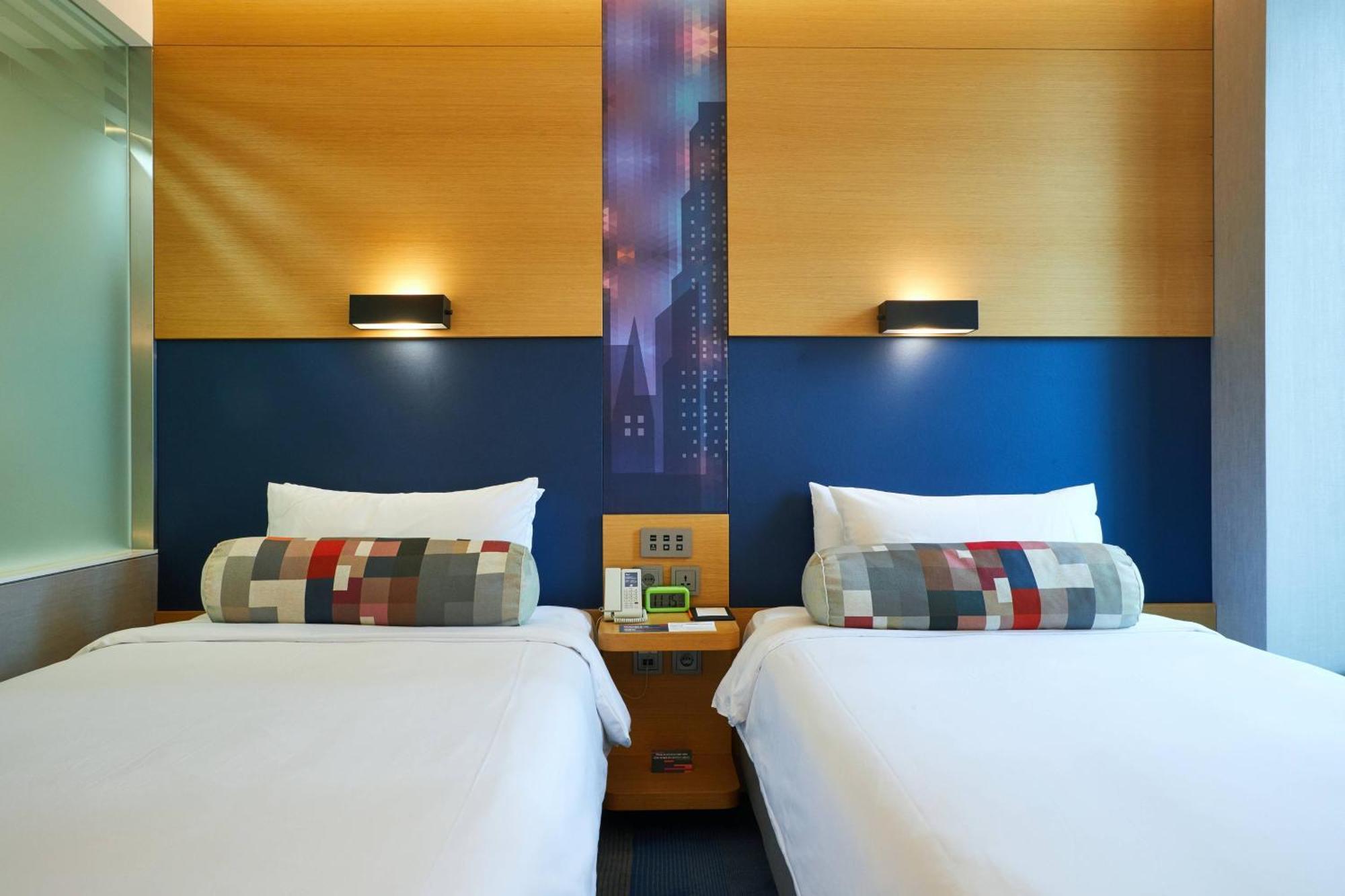 Aloft Urban Guest room 2 Twin or Single Beds City view