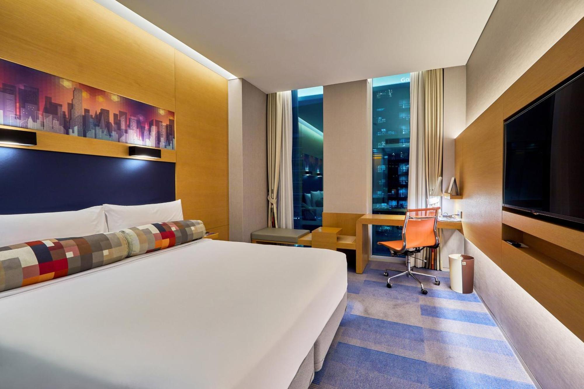 Chic Urban Hollywood, Guest room, 1 King, City view
