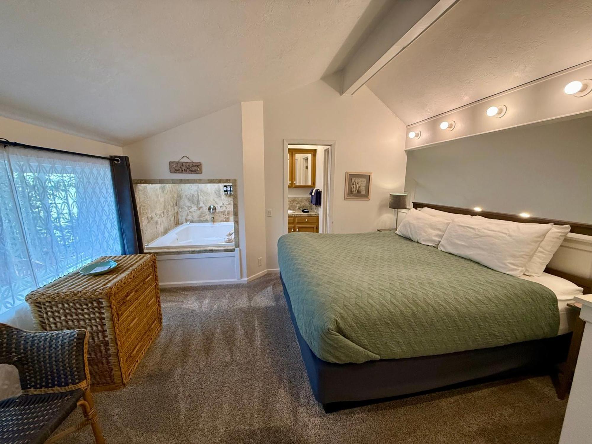 Deluxe Apartment