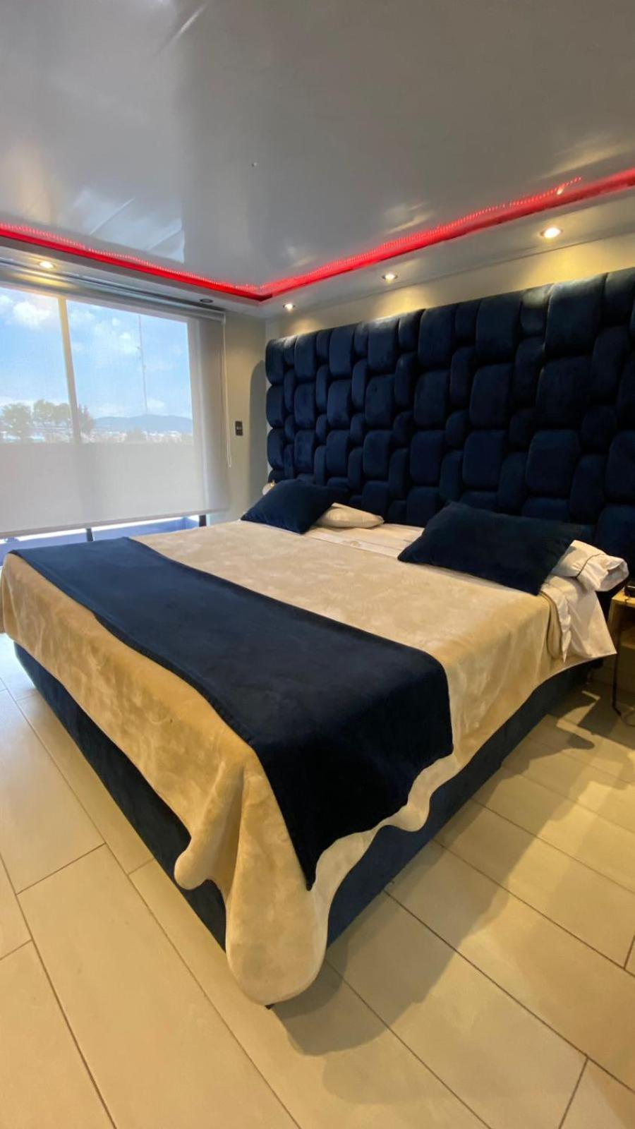Queen Room Spa Bath