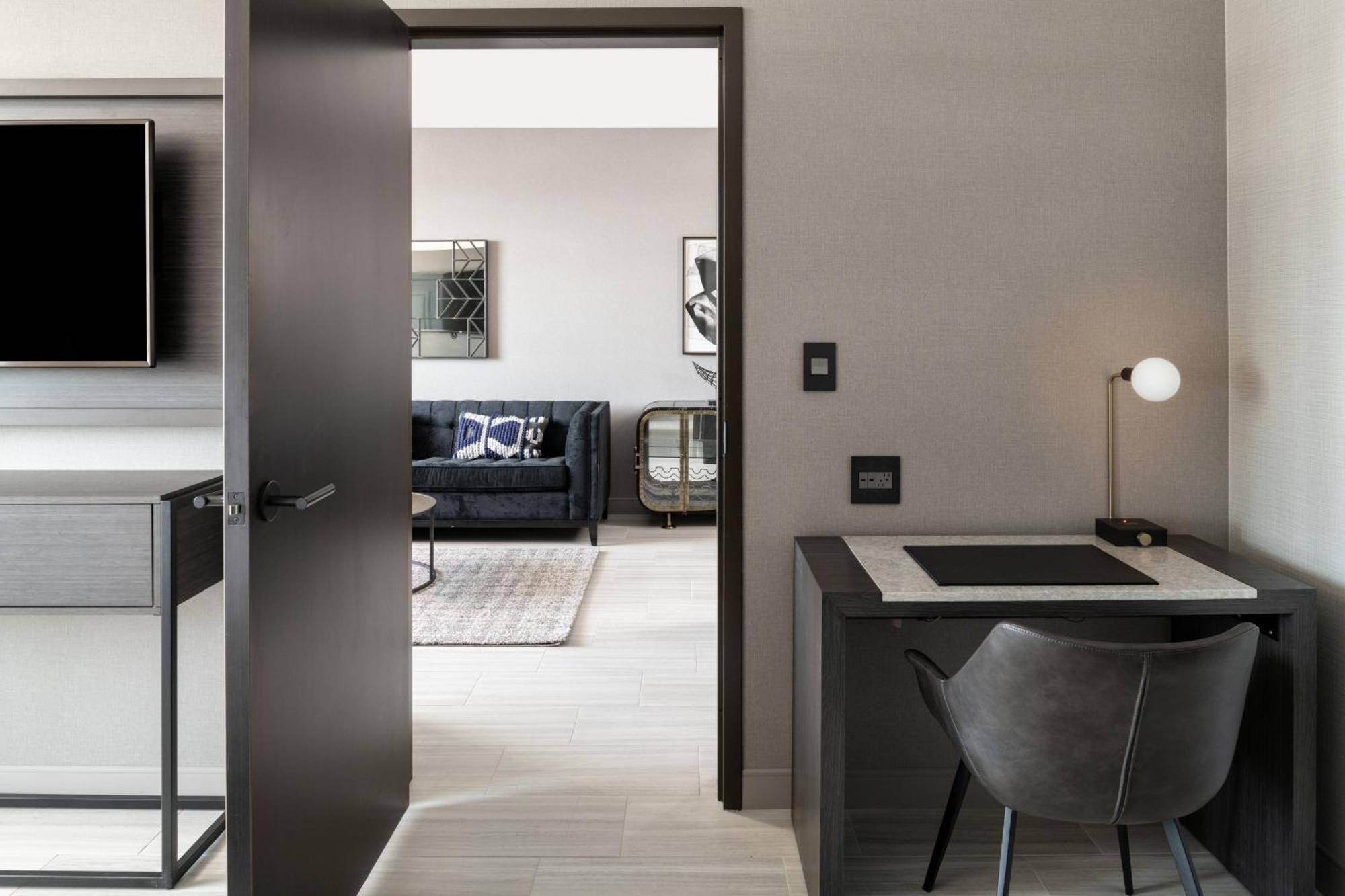 One-Bedroom King Suite