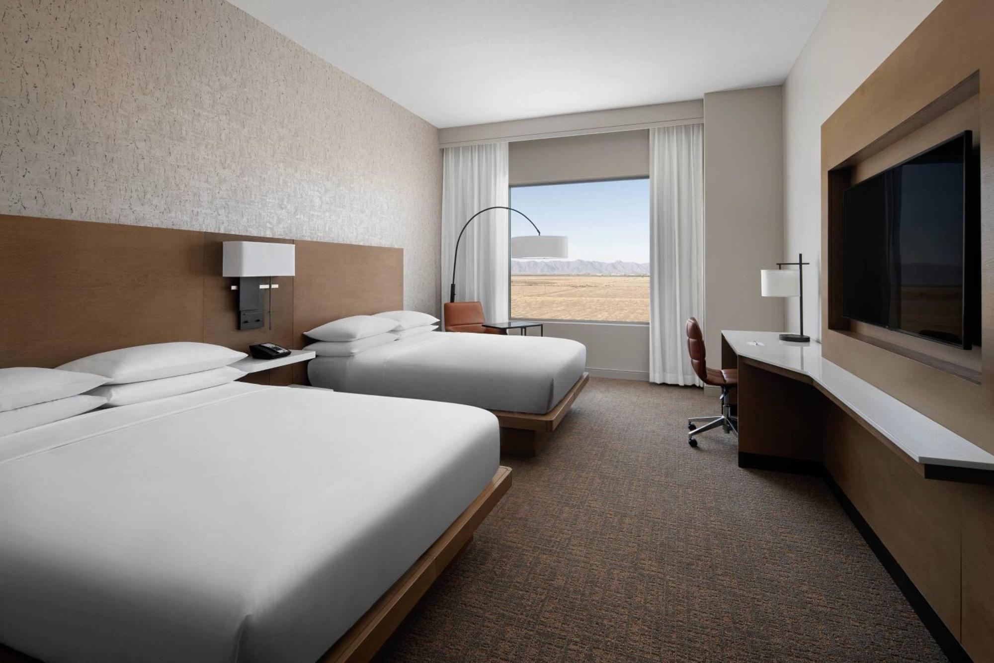 Guest room, 2 Queen, Mountain view