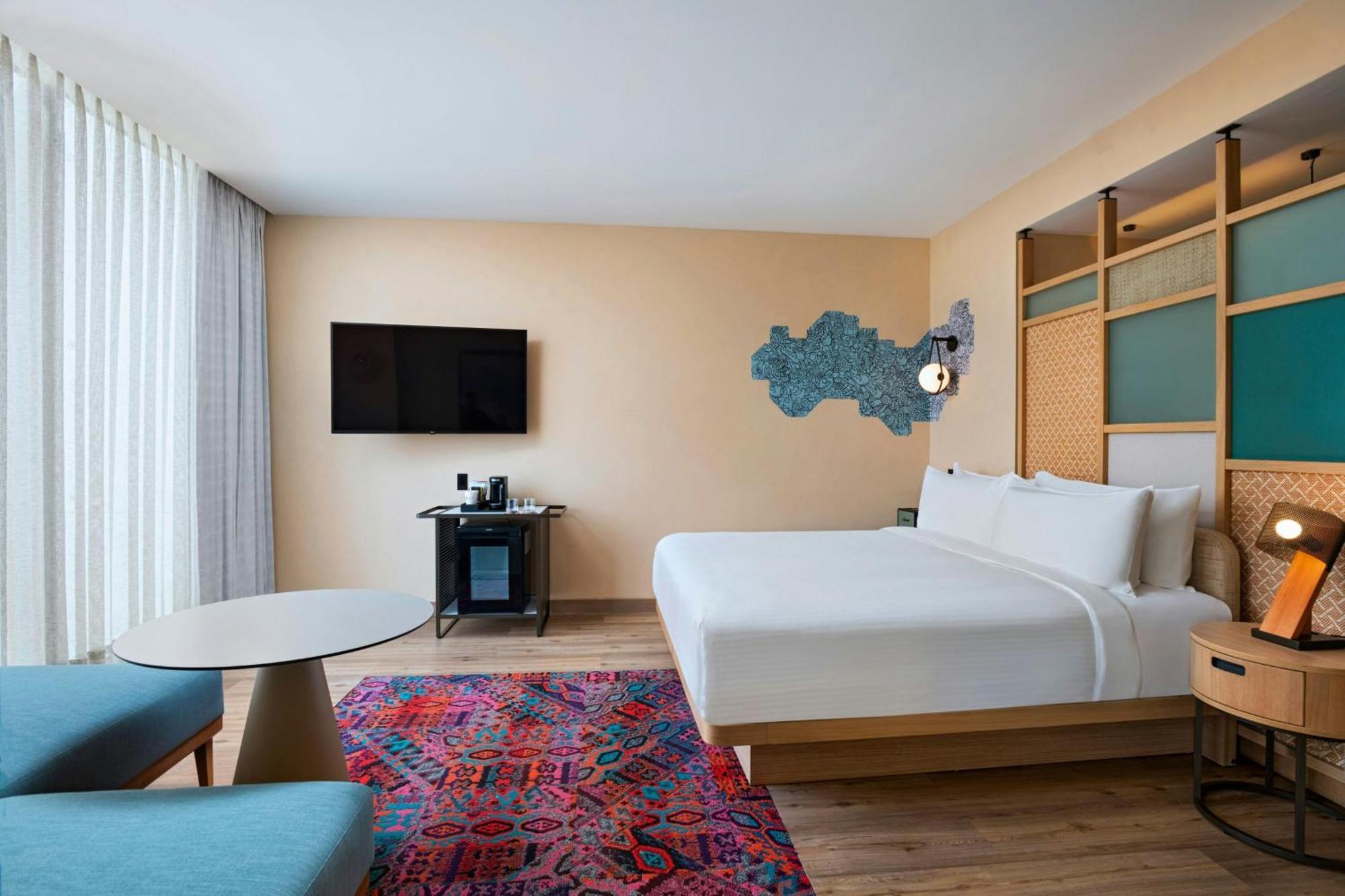 Aloft Guest room 1 King