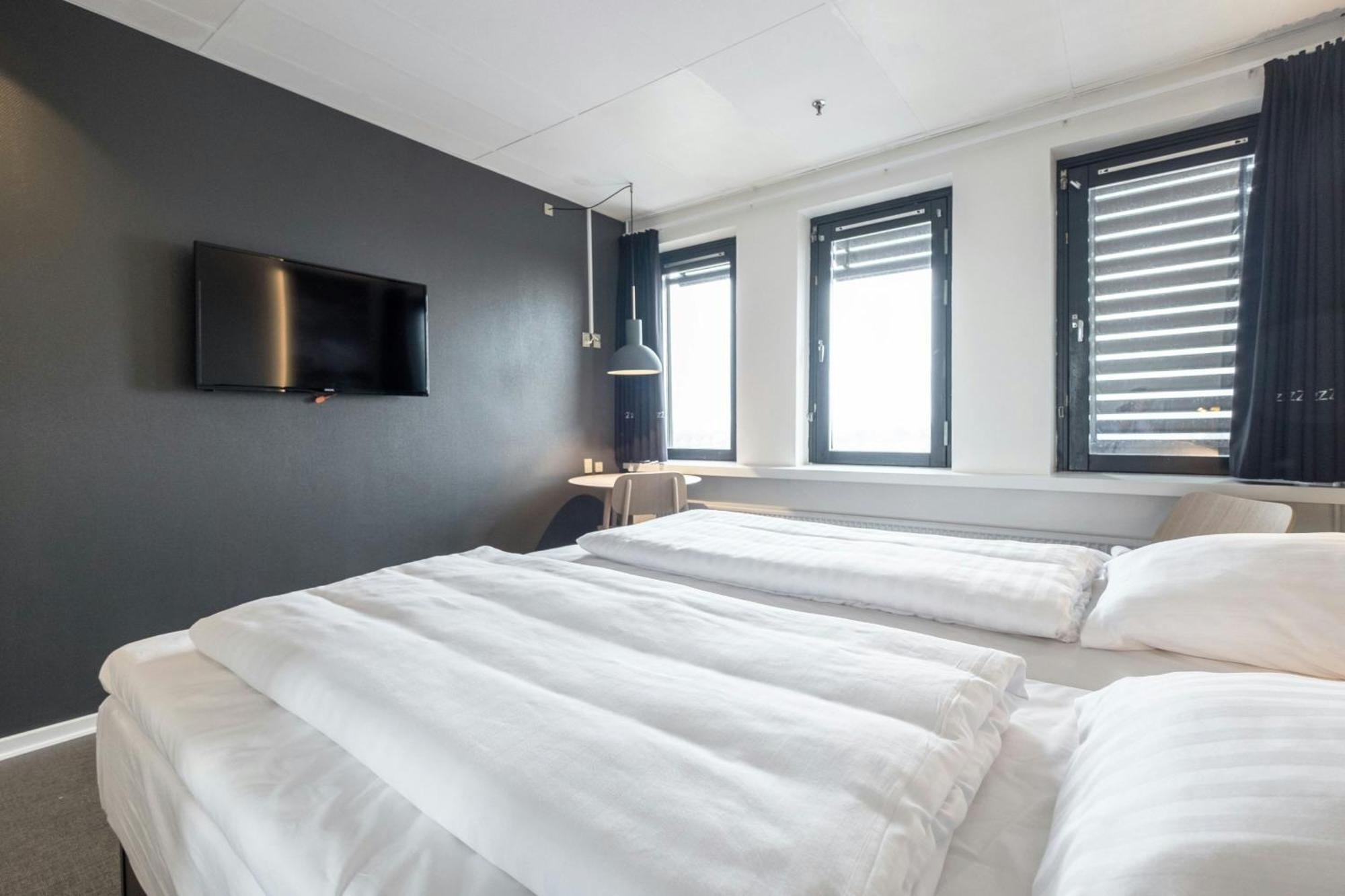 Standard Double King Room City View High Floor