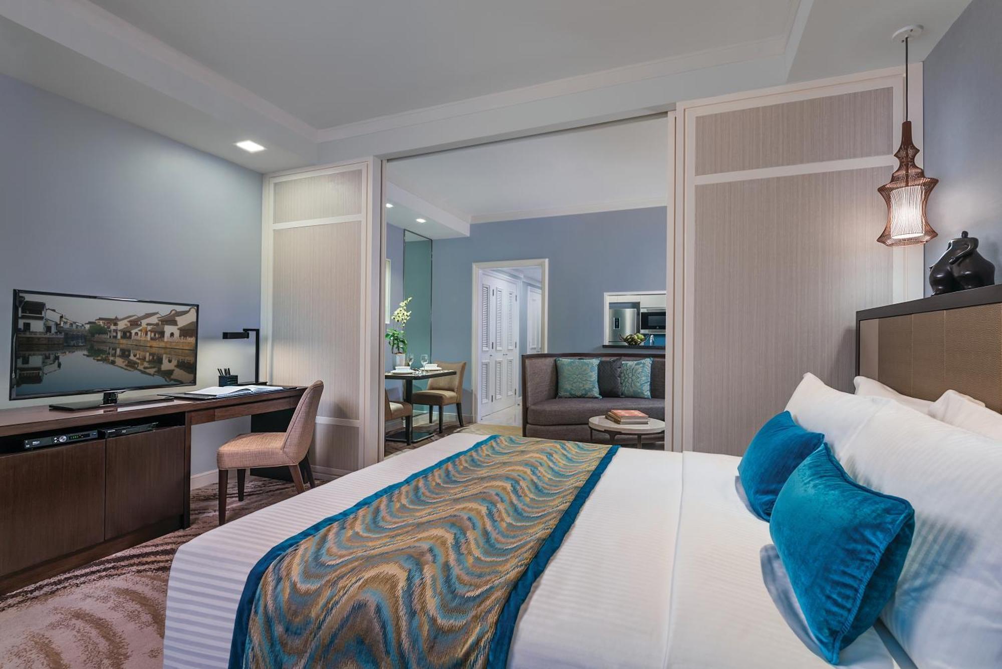 Studio Executive Suite