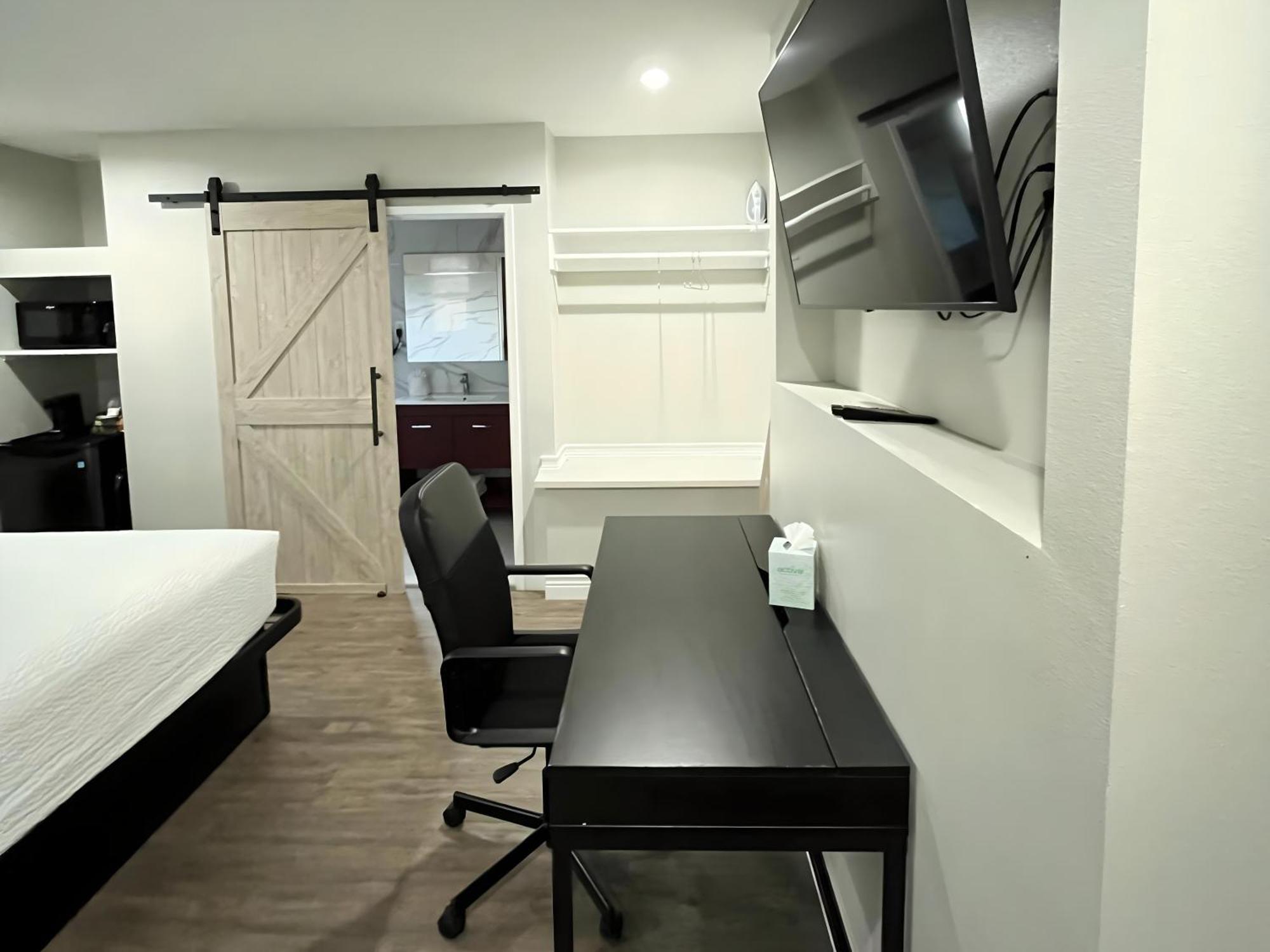 King Room - Pet-Friendly