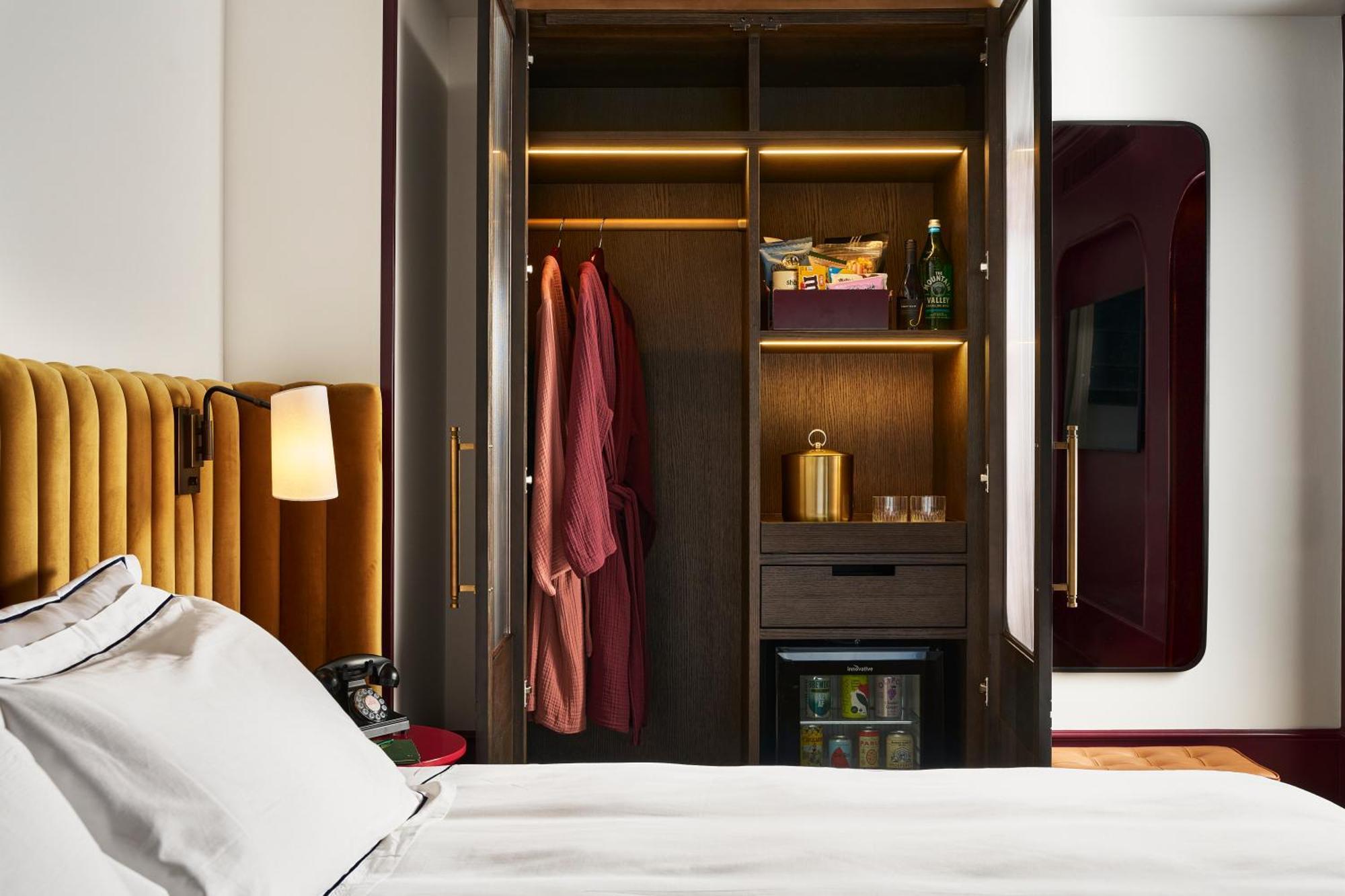 Superior King Room