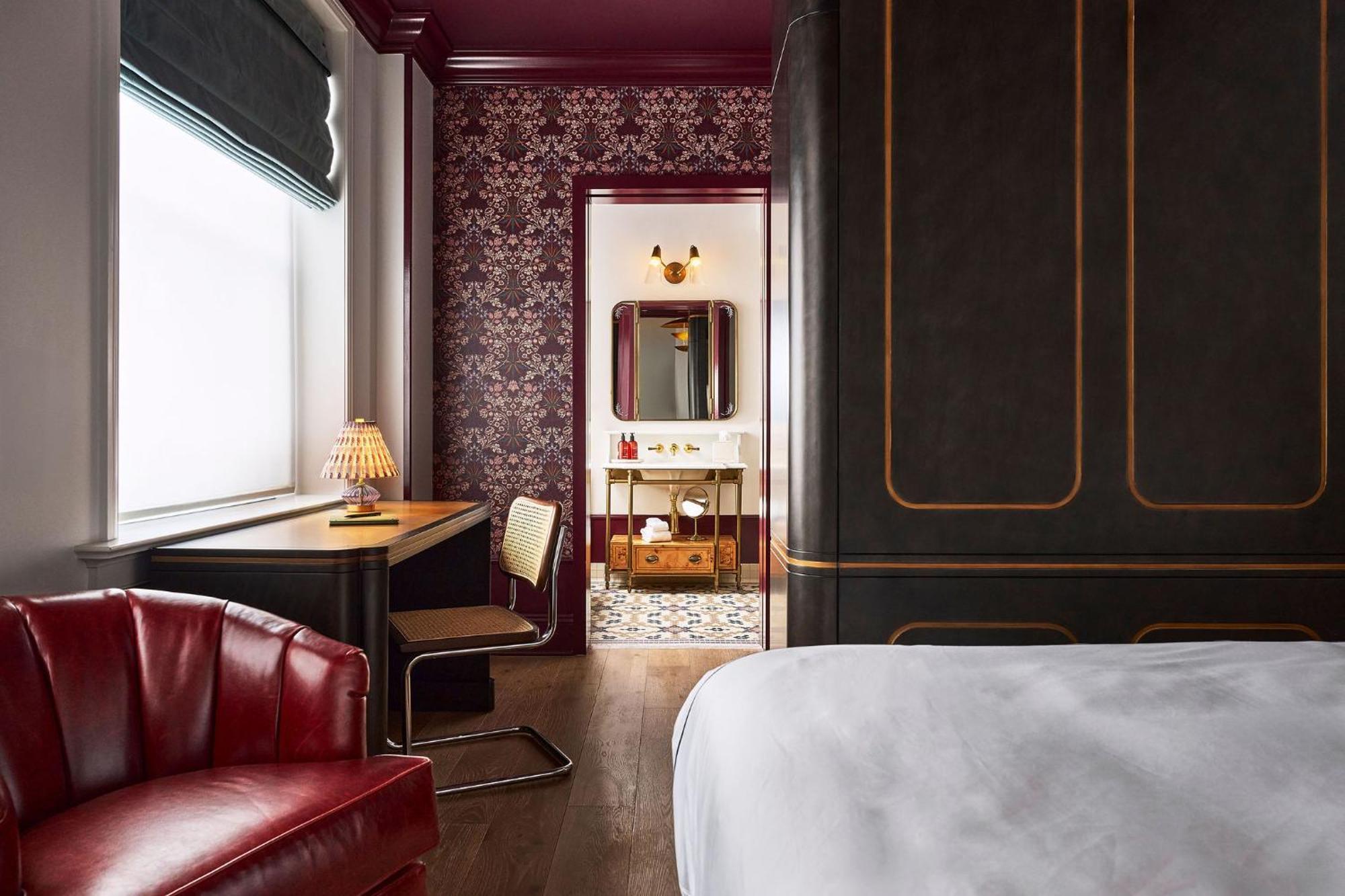Superior Queen Room