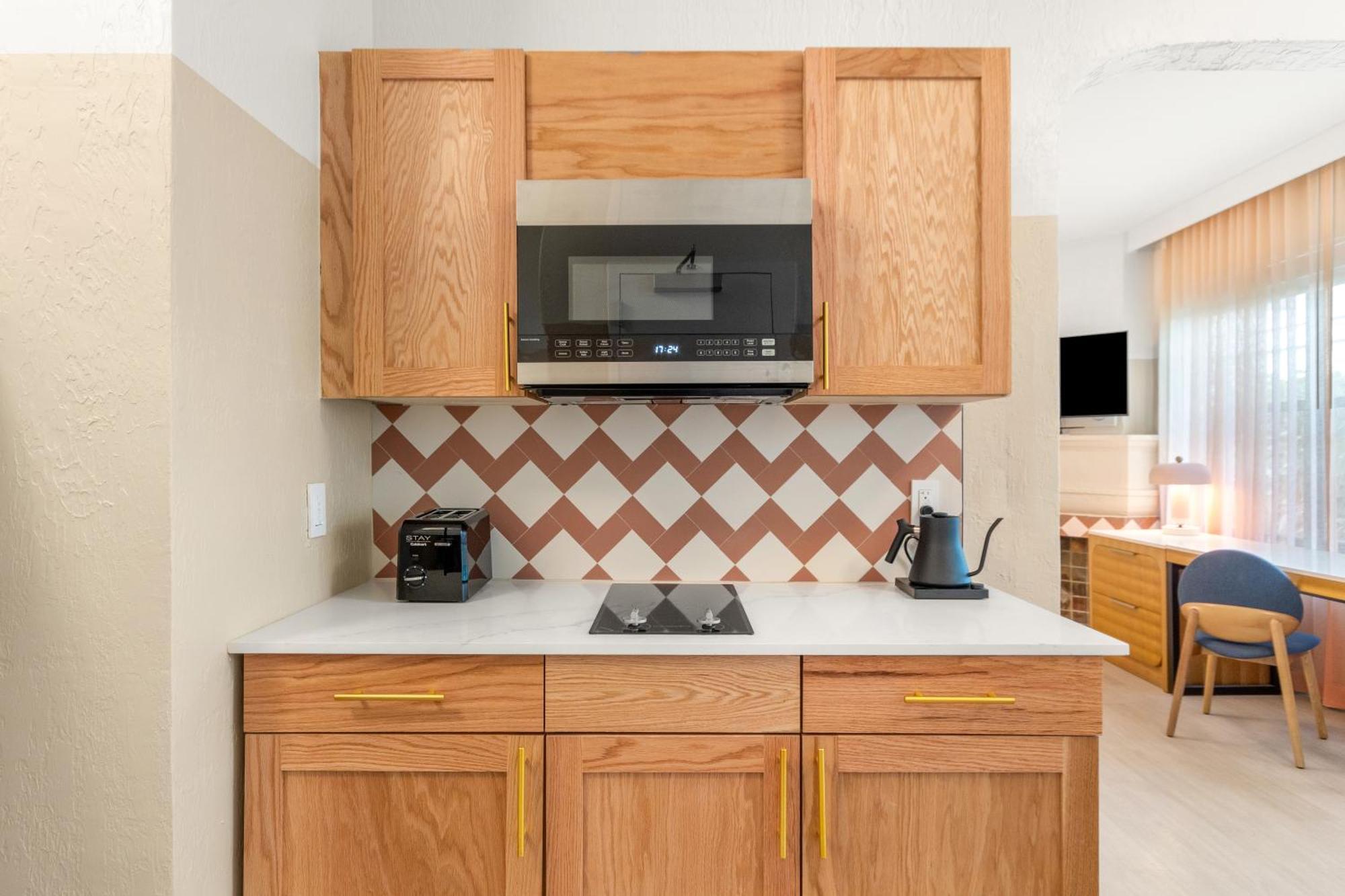 Superior King Suite