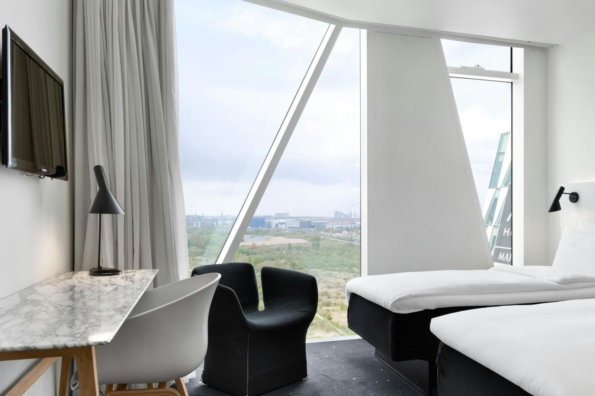 Large Standard Guest Room Twin Beds City View