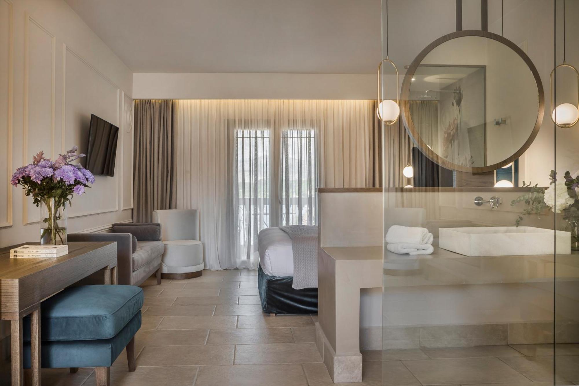 Deluxe Double Room Side Sea View
